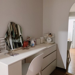 #드레스룸 #화장대정리 #화장대인테리어 #화장대거울 #모듈형가구 #화장대의자 #귀걸이정리 #휴지케이스 #립스틱정리함 #탁상시계 #전신거울 #드레스룸인테리어 #드레스룸거울 #화이트인테리어 #화이트드레스룸 