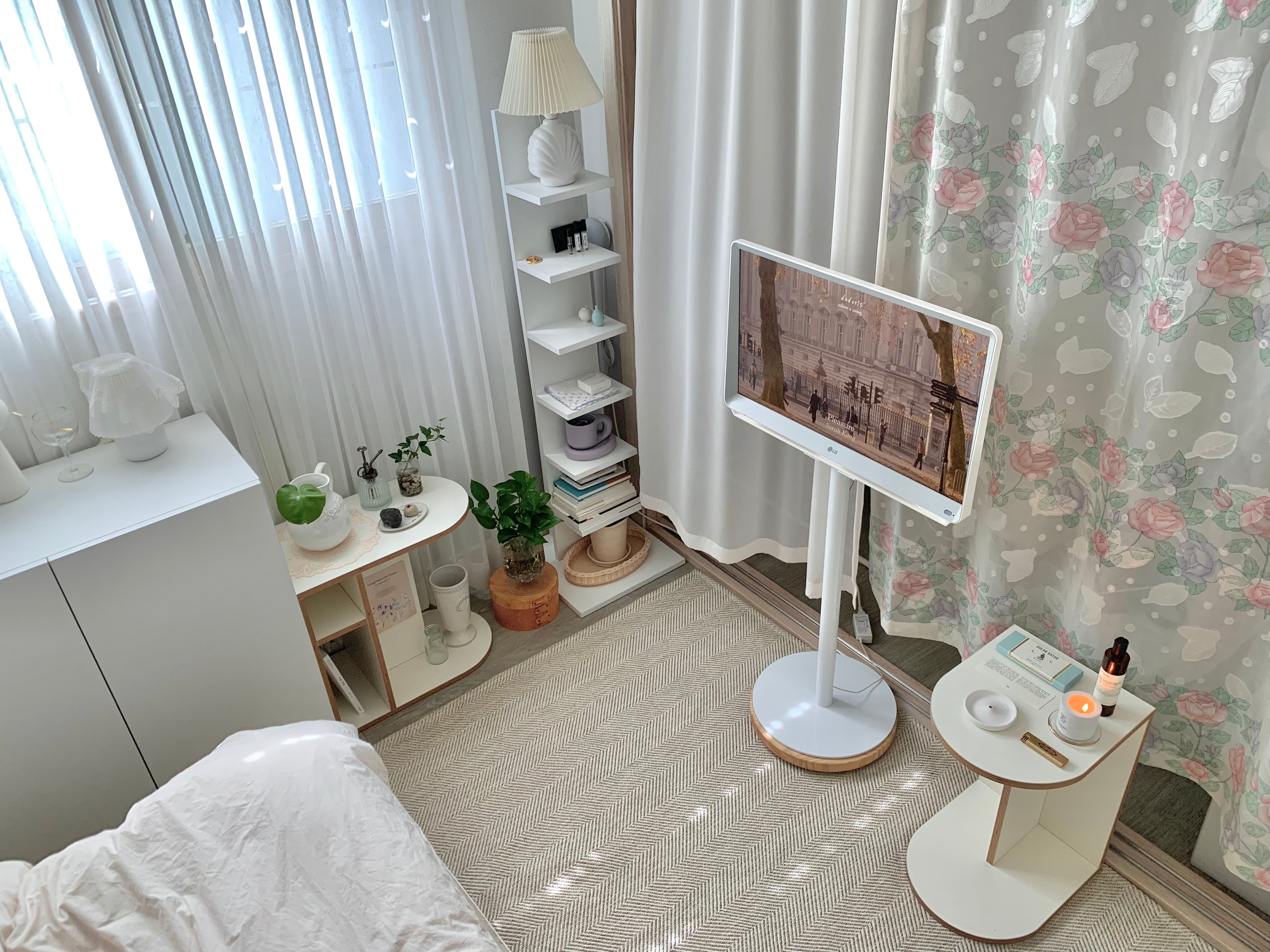 Round Shelf Side Table user photo