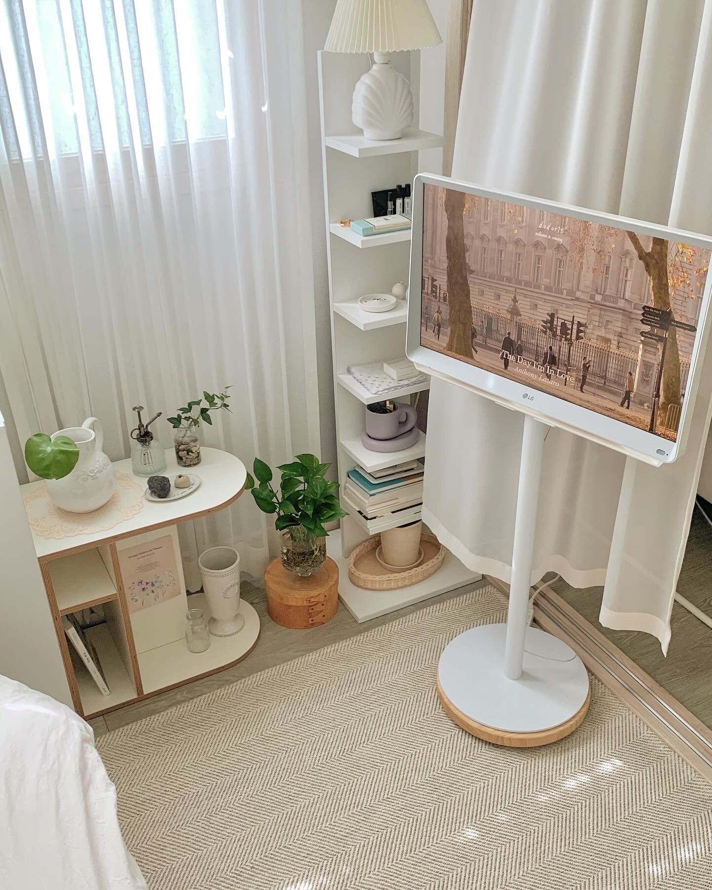 Round Shelf Side Table user photo