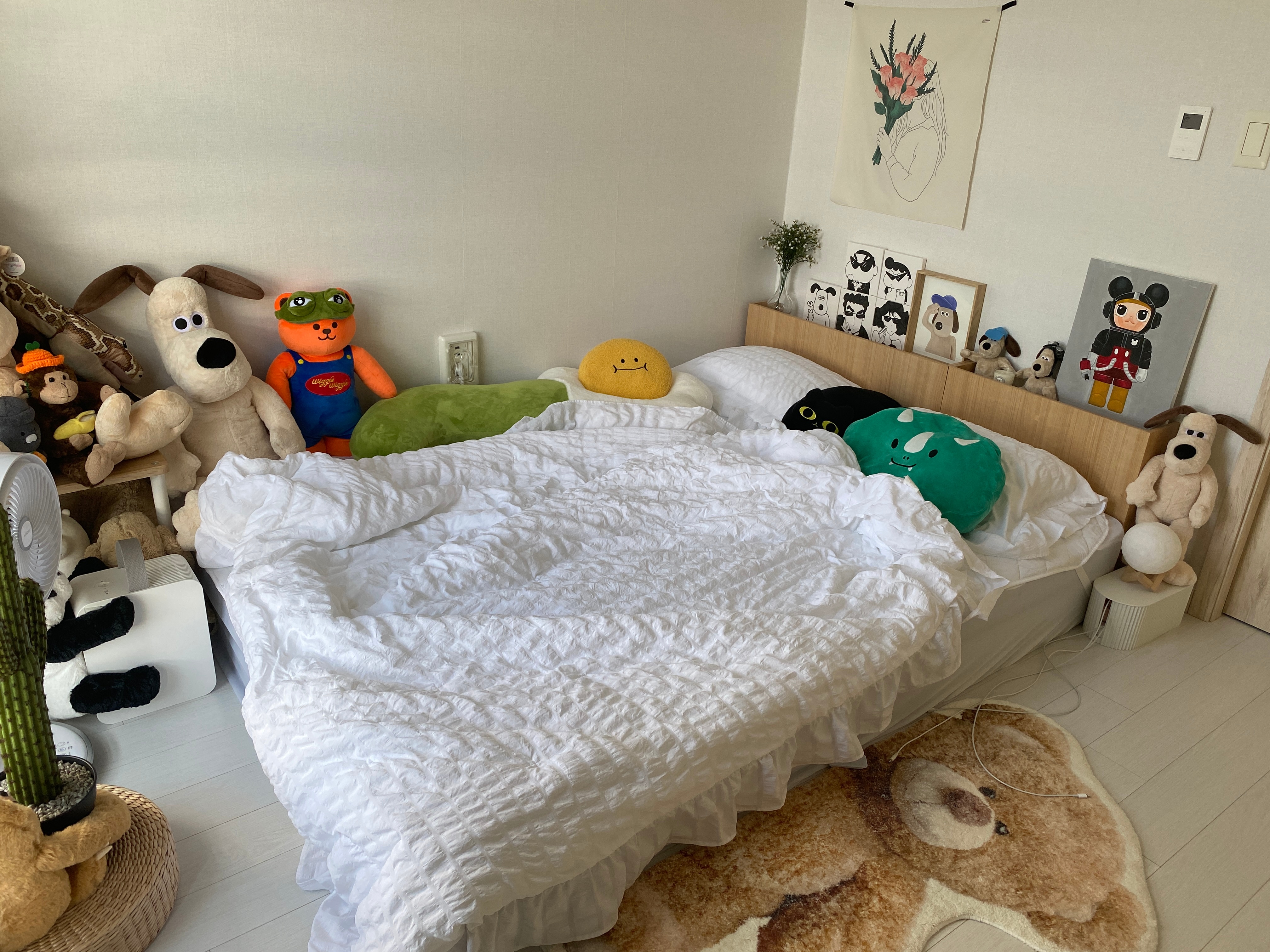 Low Bed Headboard with Concealed Shelf Storage user photo