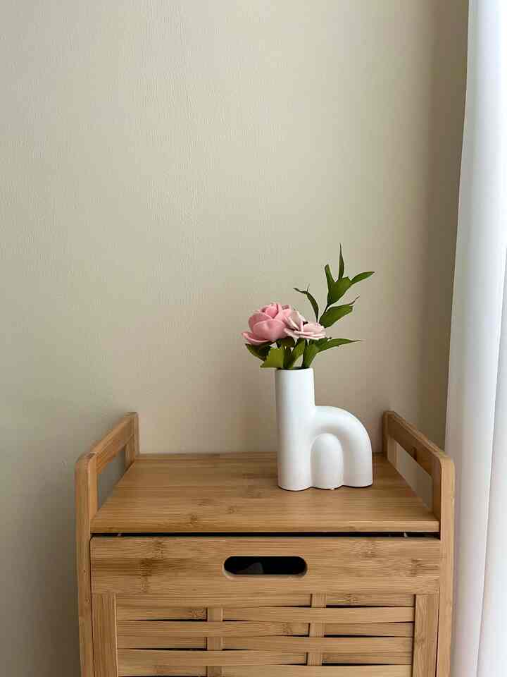 プレゼントとしてもらったフェルトフラワーとDBKDロープの花瓶を小さな部屋ベランダに置いてくれました。 

#フェルトフラワー 