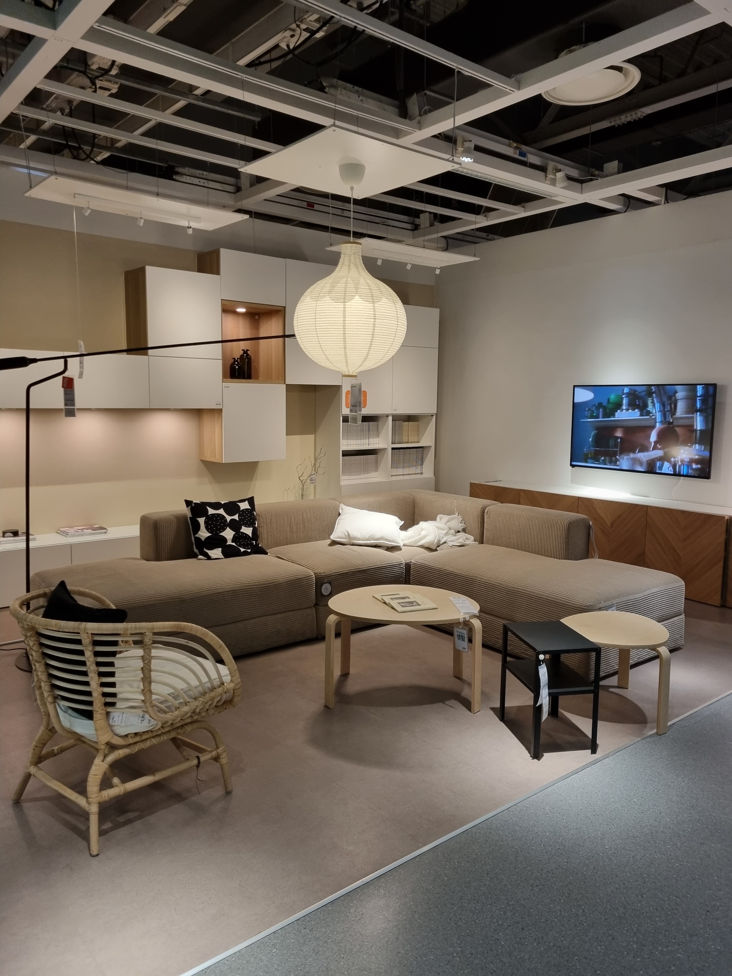 IKEA SVALSTA スヴァルスタ ネストテーブル2点セット | ローテーブル