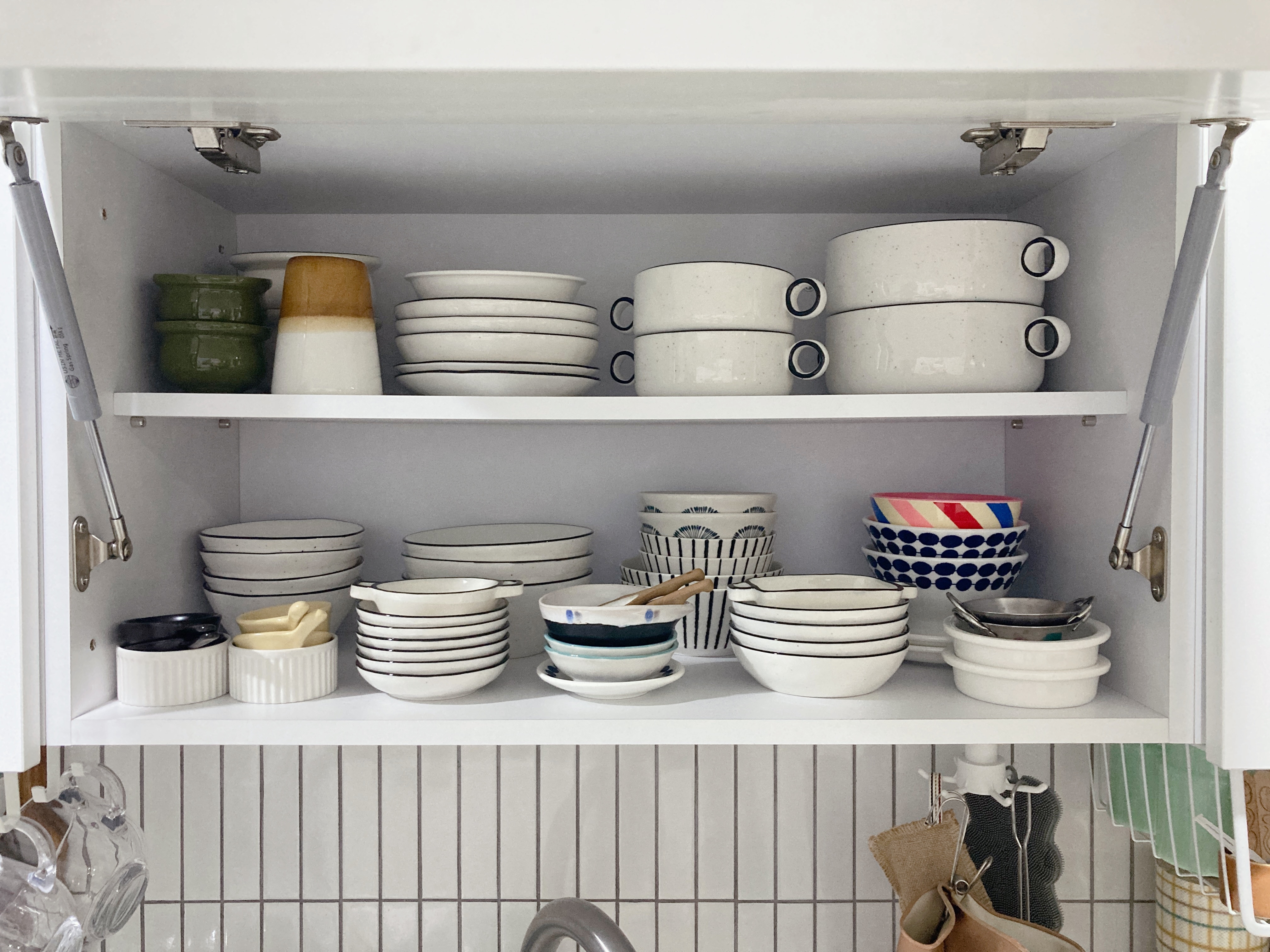 Stone Line Ceramic Dinnerware Set for 6 (42-Piece) user photo