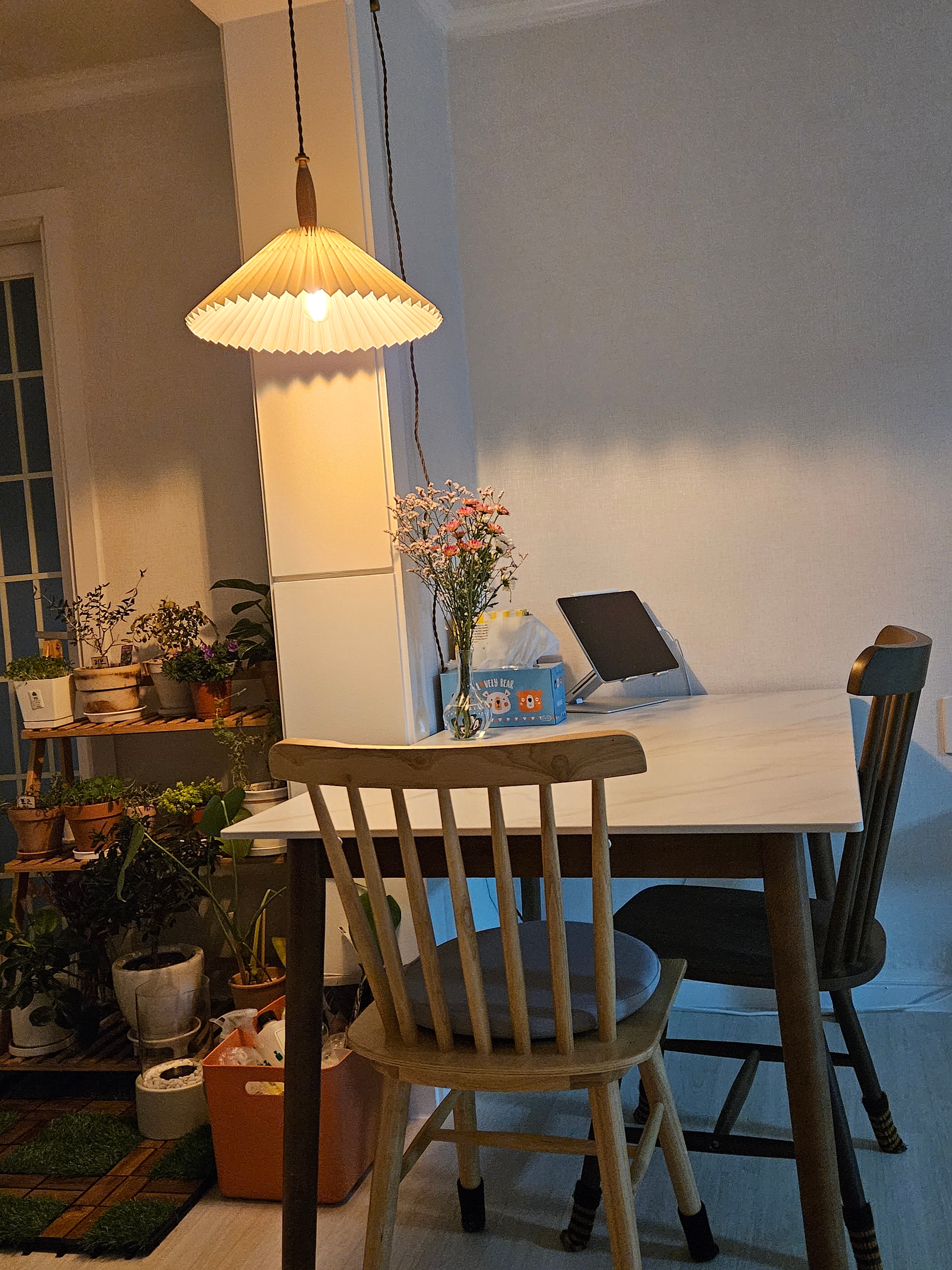 Ceramic Tabletop Solid Wood Frame Dining Table user photo