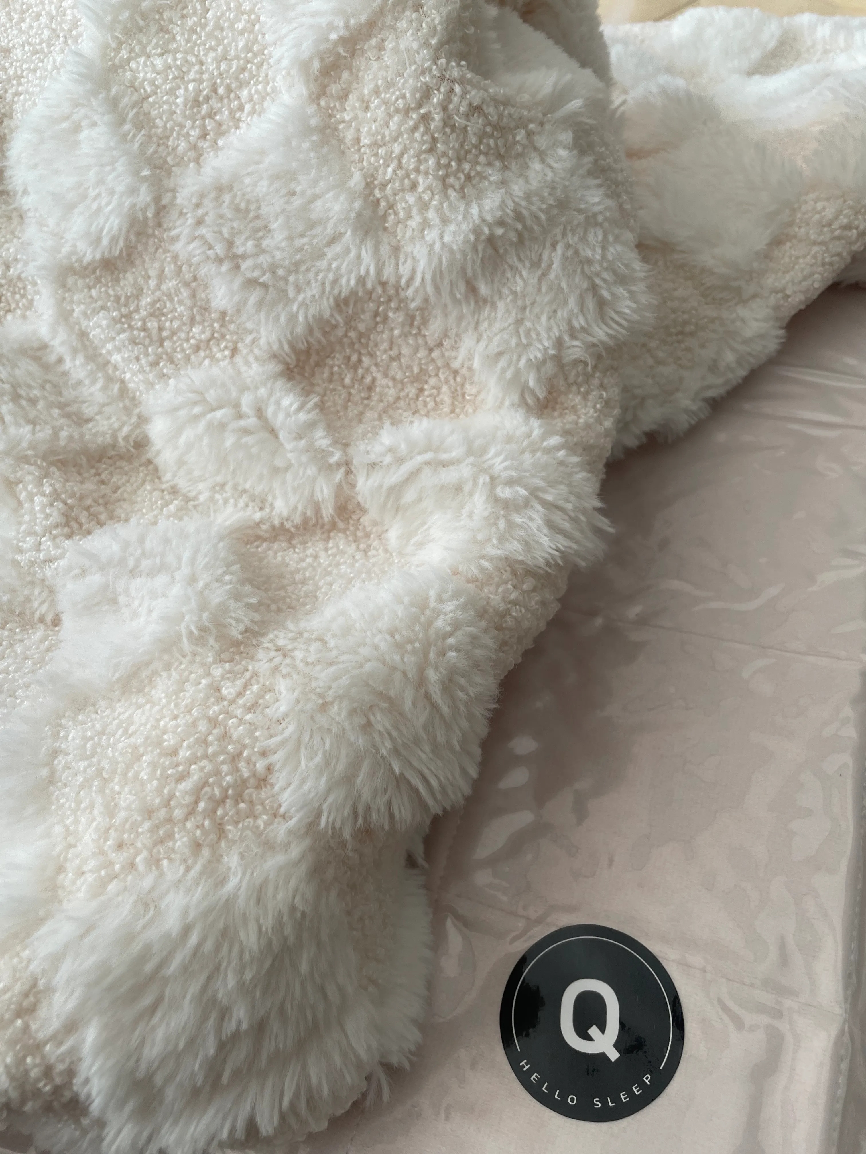 Fluffy Check Winter Blanket user photo