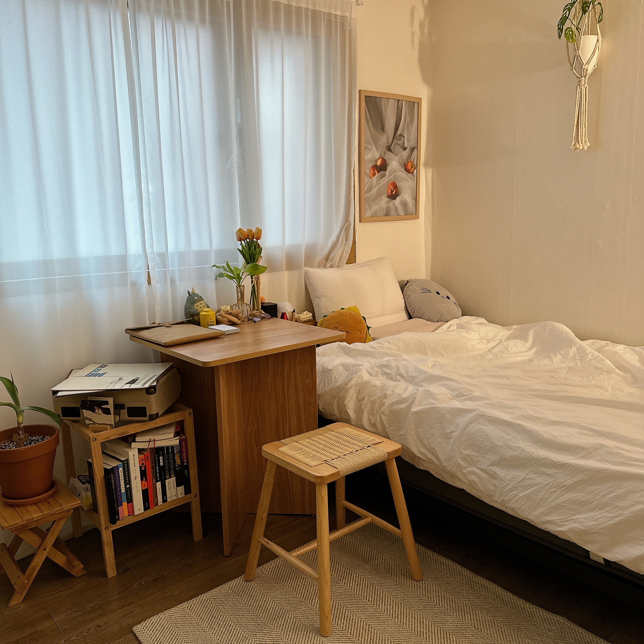 Minimal Square Dining Table user photo