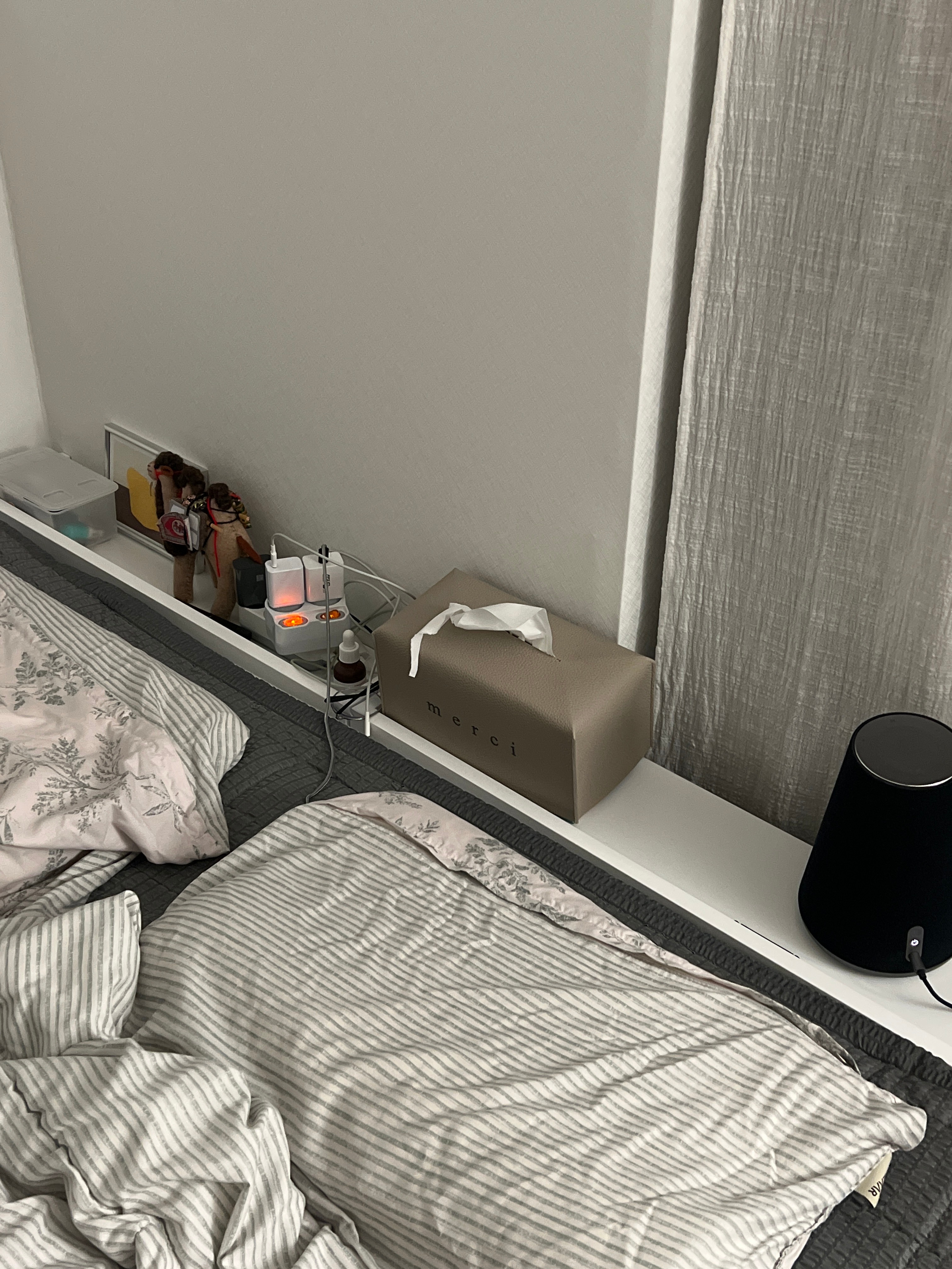 Velita Bedside Gap Side Table Storage Cabinet user photo