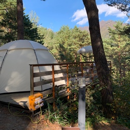 설악산뷰 맛집 캠핑장 ⛰️ 소개해드려요!
캠핑하면서 설악산뷰를 볼 수 있는곳인데요~
이곳도 뷰 맛집 캠핑장으로 유명하죠~
바로 강원도인제에 위치한 “인제캠핑타운”입니다.
이곳은 데크 사이트,파쇄석 사이트로 나눠져 있어요.
#오늘뭐하집 #강원도 #캠핑 #뷰맛집캠핑장 #캠핑용빔프로젝터 #캠핑장비 #인제캠핑타운 #camping #요즘트렌드 #캠핑장  #활동채널명