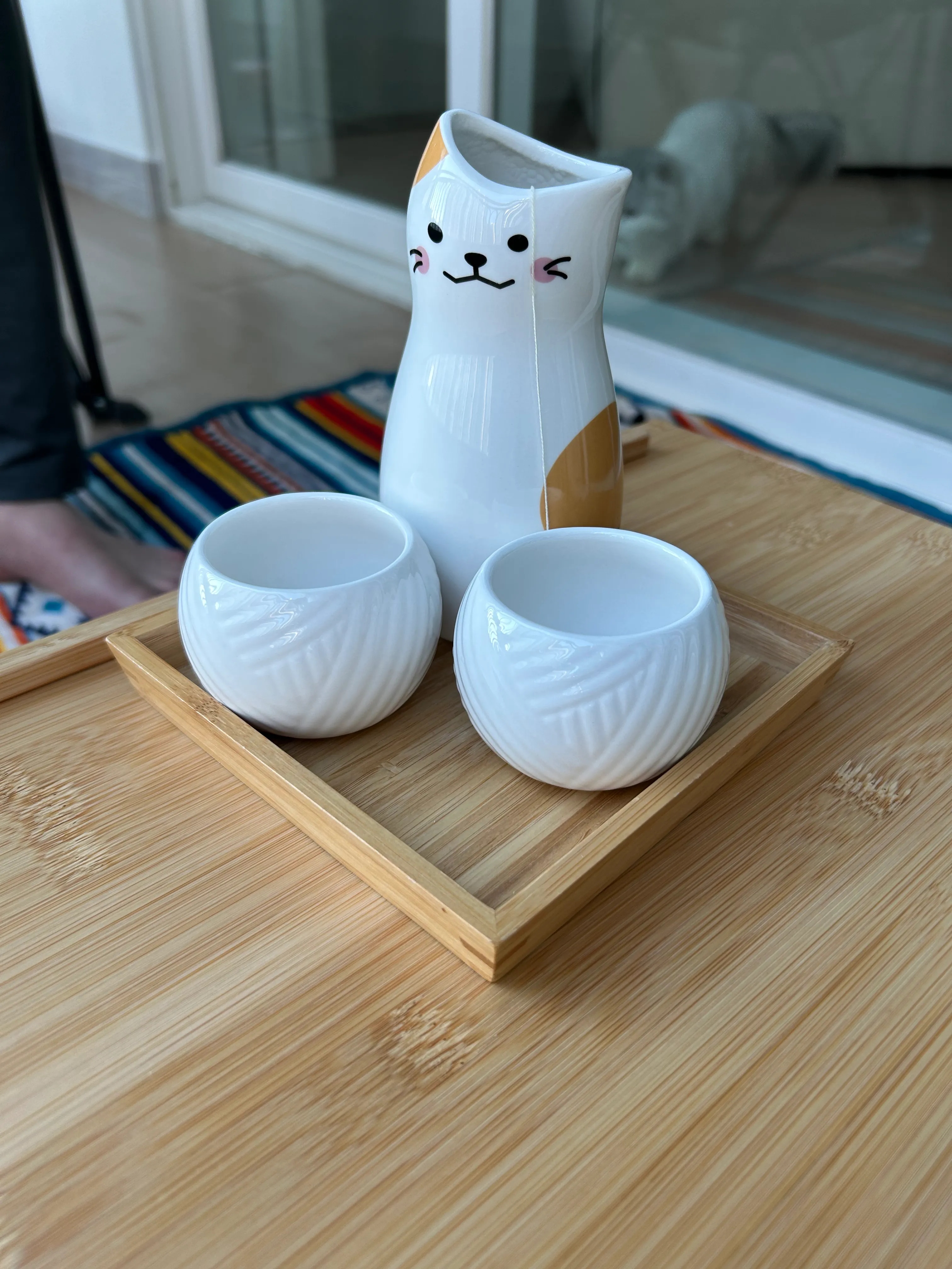 Cat Café Sake & Soju Carafe and Cup Set for 2 (3-Piece) user photo