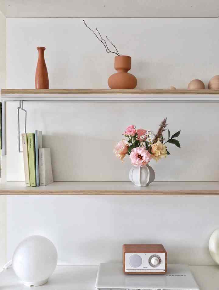 [Popular overseas brand, ernst's vase collection]
Even though it is an overseas brand,
ernst, a consistently popular brand in Korea,
is releasing fabrics and various accessories with a cozy and simple design,
and it's a brand that I really like.
Today, I'll show you a vase among Ernst's items.
If you have similar tastes to me,
you'll definitely like it.
#PrettyItemBest #에른스트 #ernst #화병 #화병인테리어 #화병추천 #해외직구