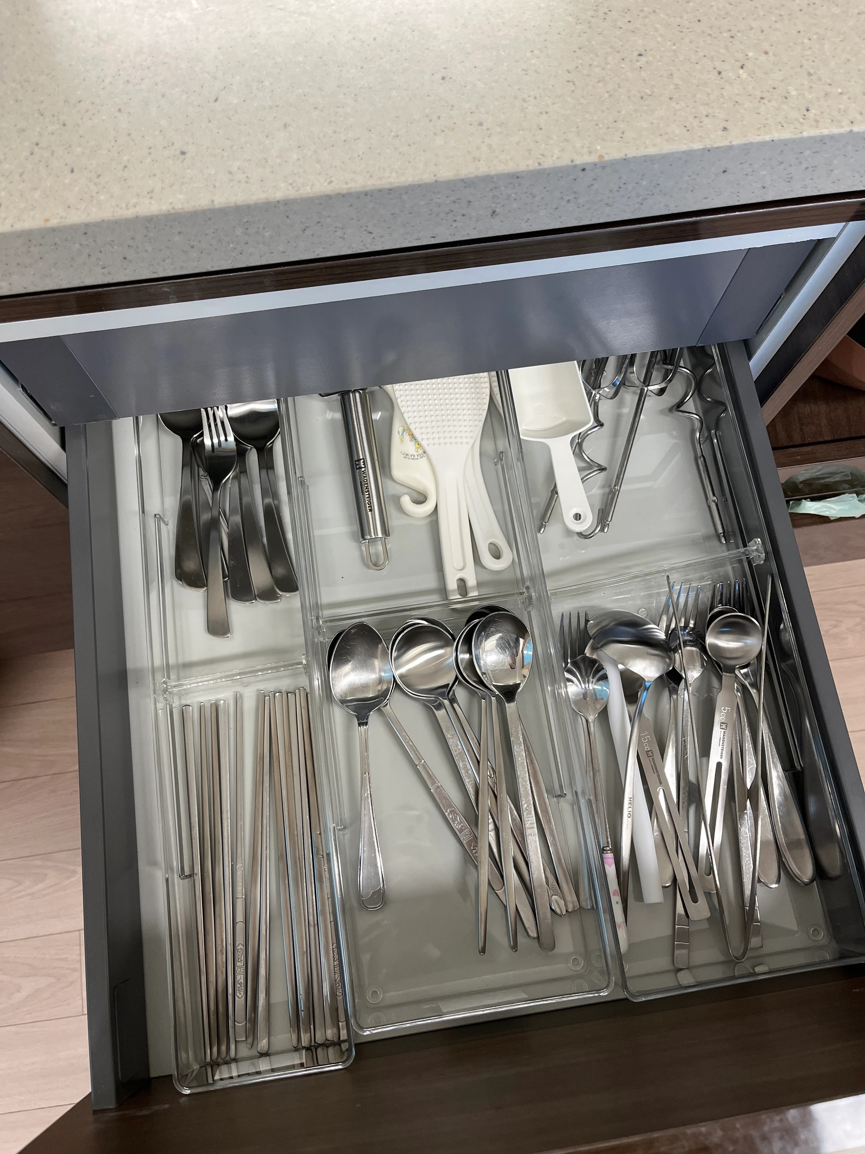 Helio Stainless Steel Spoon & Chopsticks Set user photo