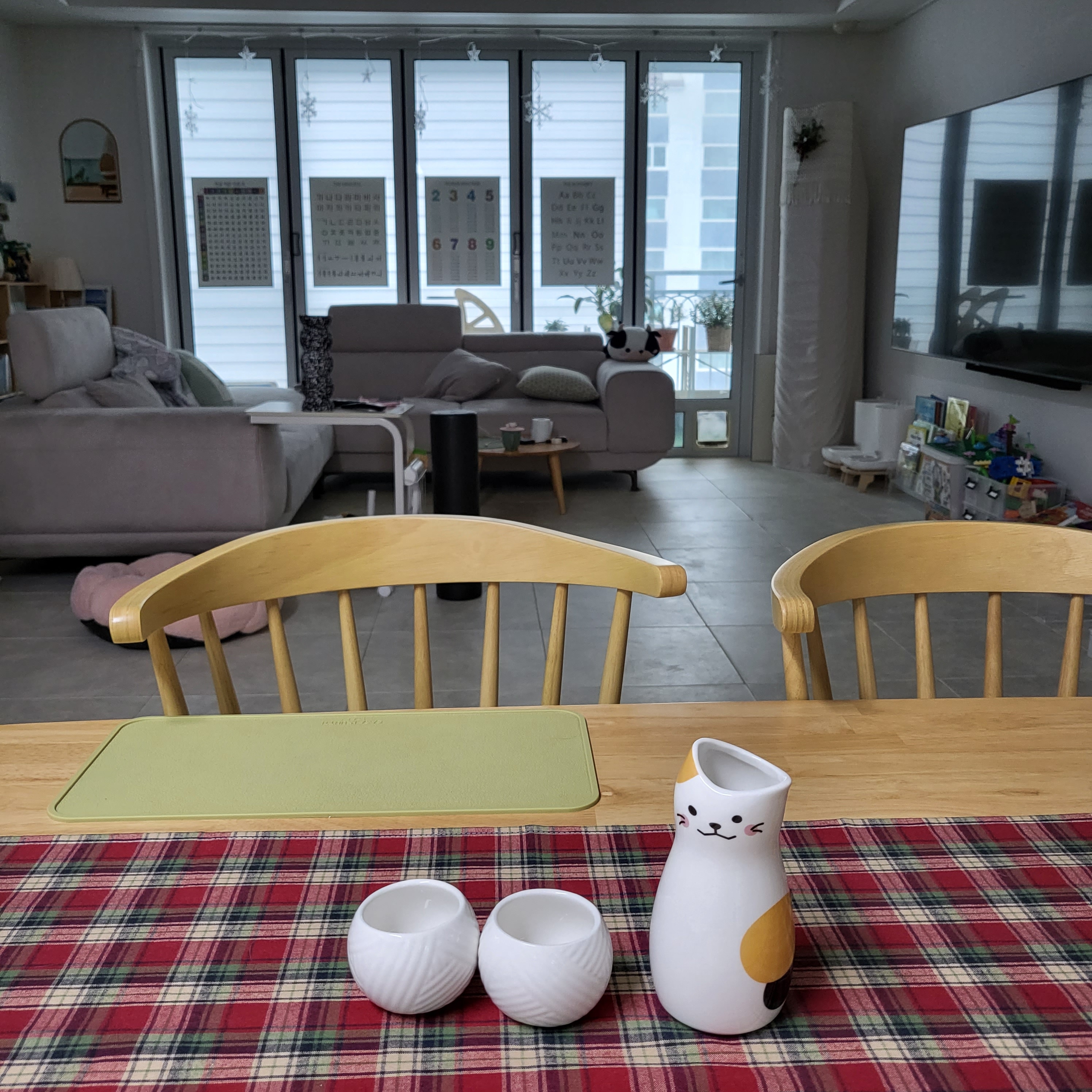 Cat Café Sake & Soju Carafe and Cup Set for 2 (3-Piece) user photo