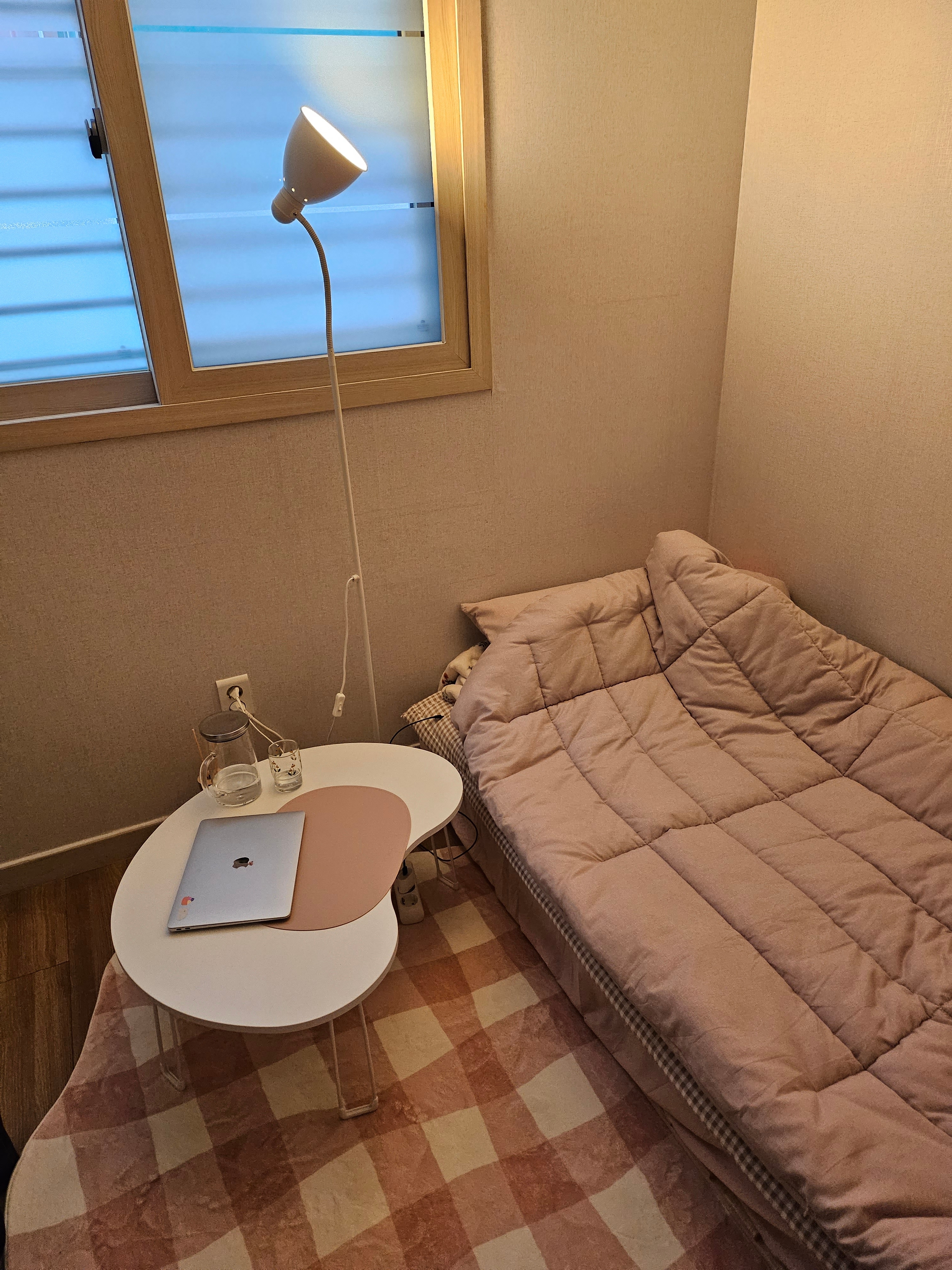 Monde Wave Folding Floor Table user photo