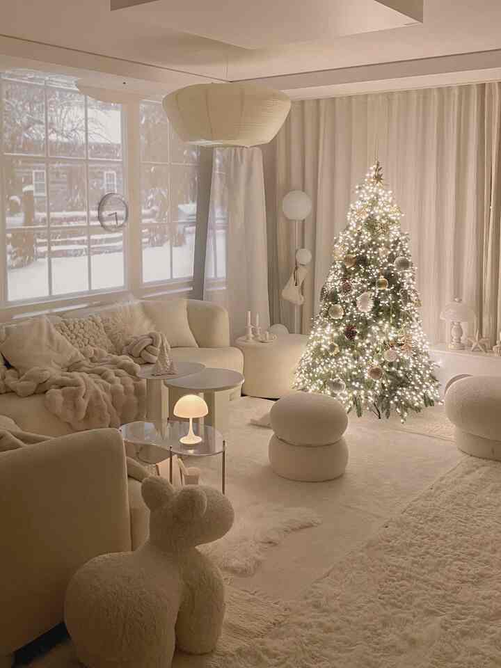 子供と一緒に過ごす年末🎄✨💛💚

ユリが木にオーナメントをたくさんつけてくれたのを心から見た。
下側にかかっていた星形オーナメントを差し引いたんです。

壊れていないので見守っていました。
突然スツールを持ってその上に上がった。 
不安に木の上に腕を伸ばしてすぐに走っていきました！

お母さんがお手伝いします！何してるの？尋ねたら  #트리공구 #메리크리스마스 #백화점트리 #호텔트리 #고급트리 #예쁜트리 #크리스마스트리공구 #트리추천 #트리만들기 #트리장식 #christmasdecor #christmasinspo #크리스마스장식 #전나무트리 #크리스마스데코 #대형트리 #트리멍 #스툴 #소파 #담요 #빔프로젝터 #쿠션 #쿠션커버 #에어컨커버 #오하우스시즌9