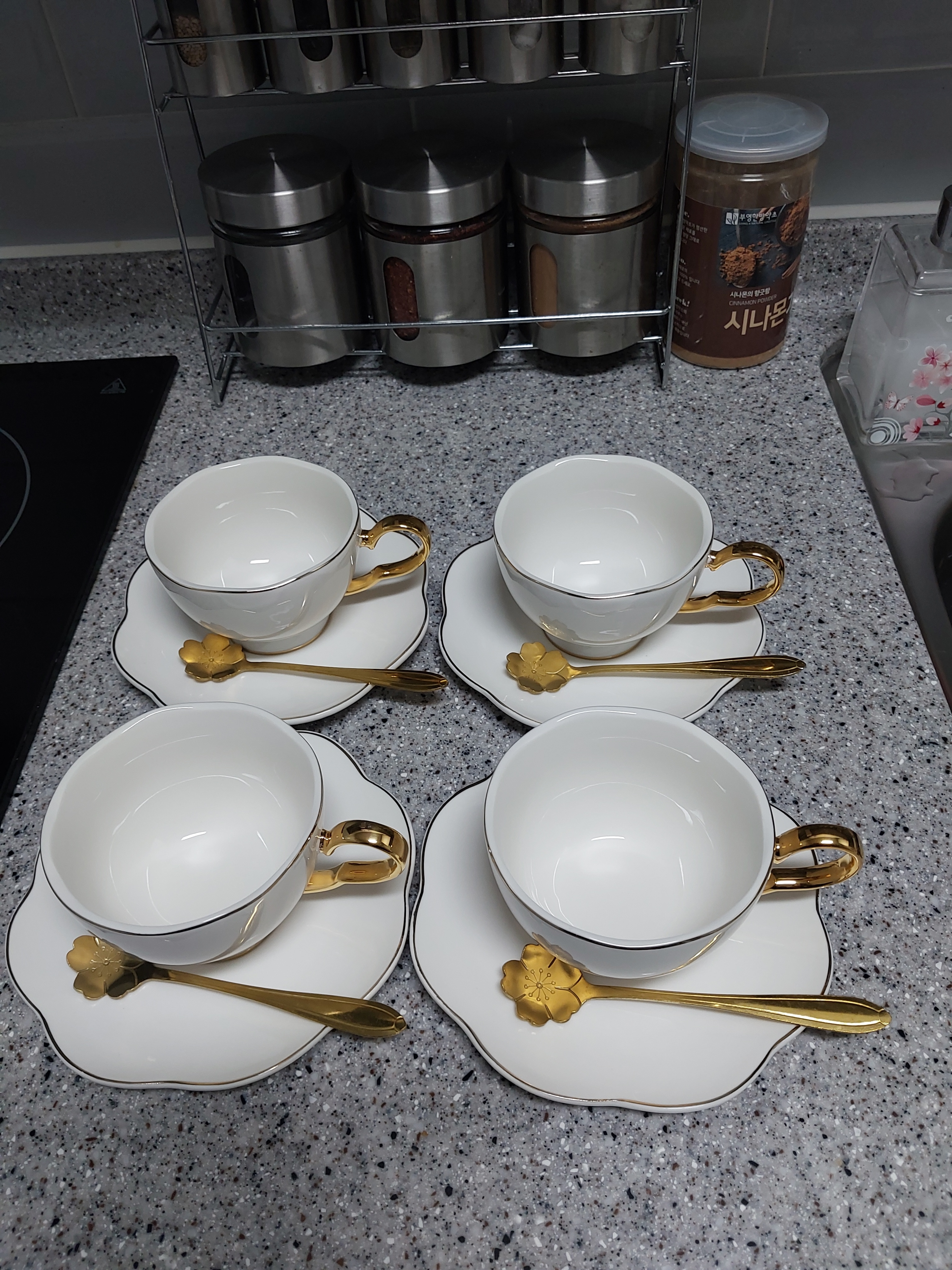 The Gold Lotus White Coffee Cup Set user photo