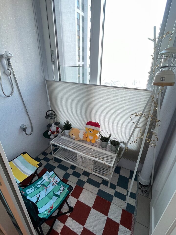 short form carousel card thumbnail