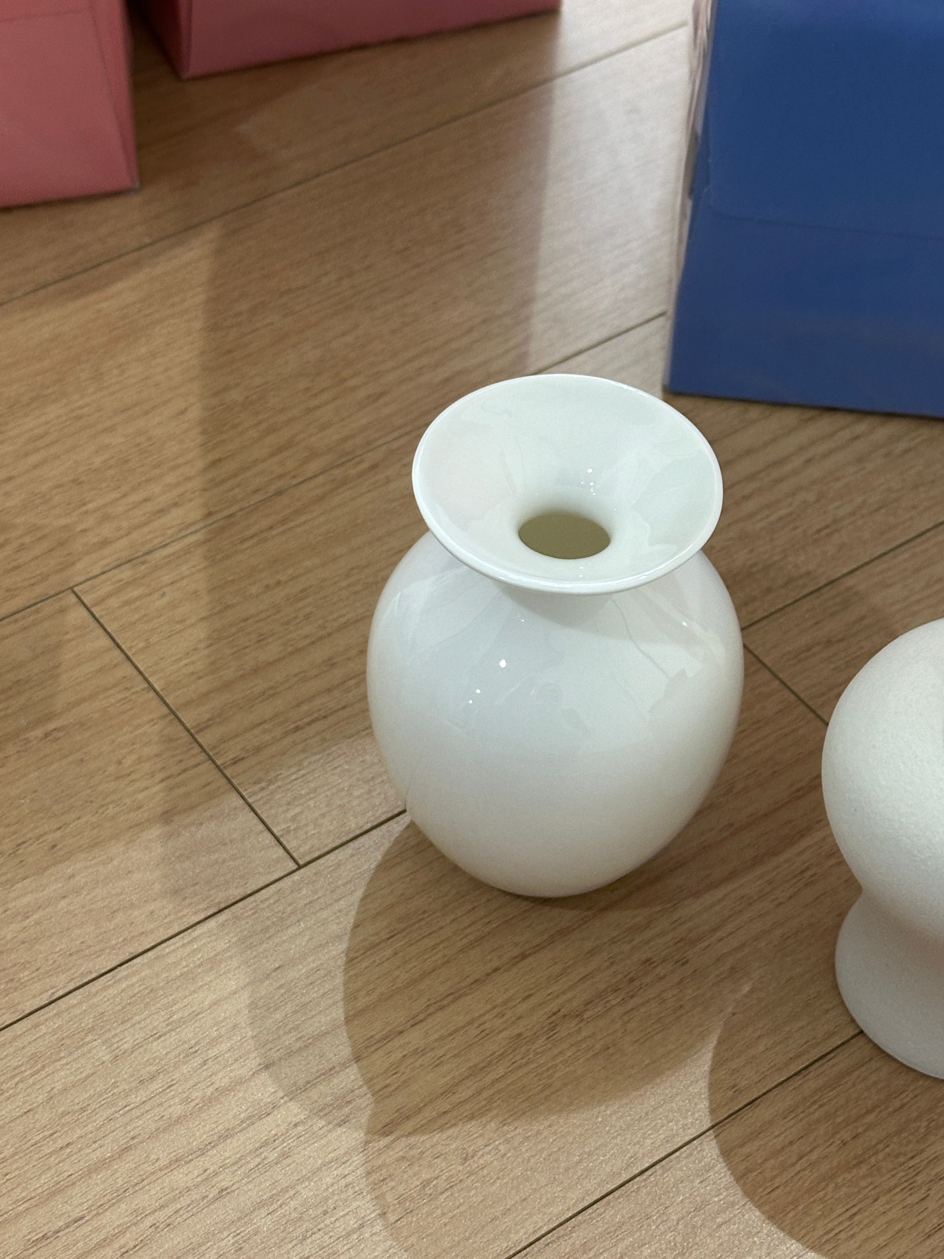 Brims Glossy Mini Ceramic Vase user photo