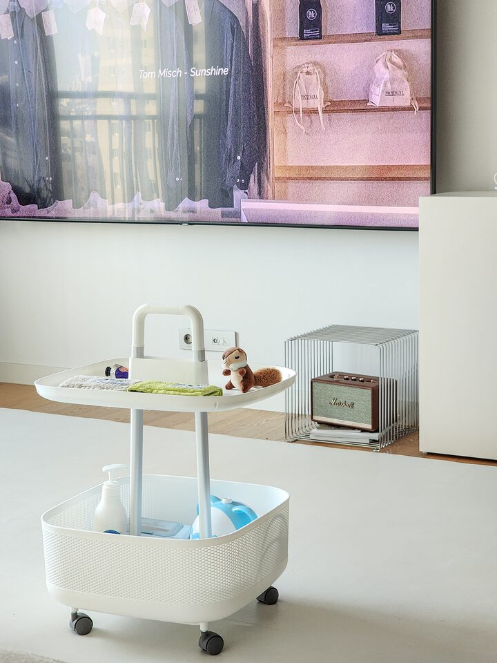 short form carousel card thumbnail