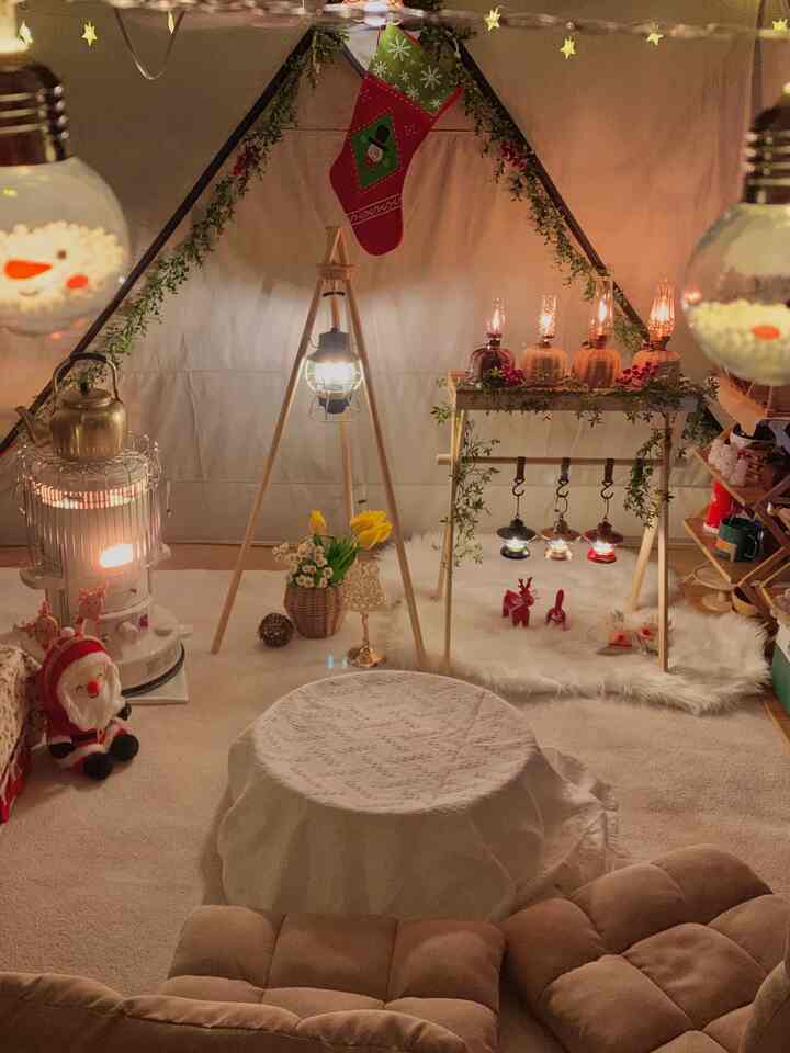 キャンプでクリスマスを楽しむ🎄🎅🏻
私たちは3年目のクリスマスキャンプをしています！
クリスマスキャンプの写真は、キャンプを初めて開始しながら迎える最初のクリスマスキャンプの写真です！🎄🎅🏻
この写真はすでに3年前です。 
初めてのクリスマスキャンプはきれいに設定していませんか？  #크리스마스 #크리스마스캠핑 #캠핑 #캠핑용품 #캠핑장비 #camping #겨울캠핑 #동계캠핑 #요즘트렌드 