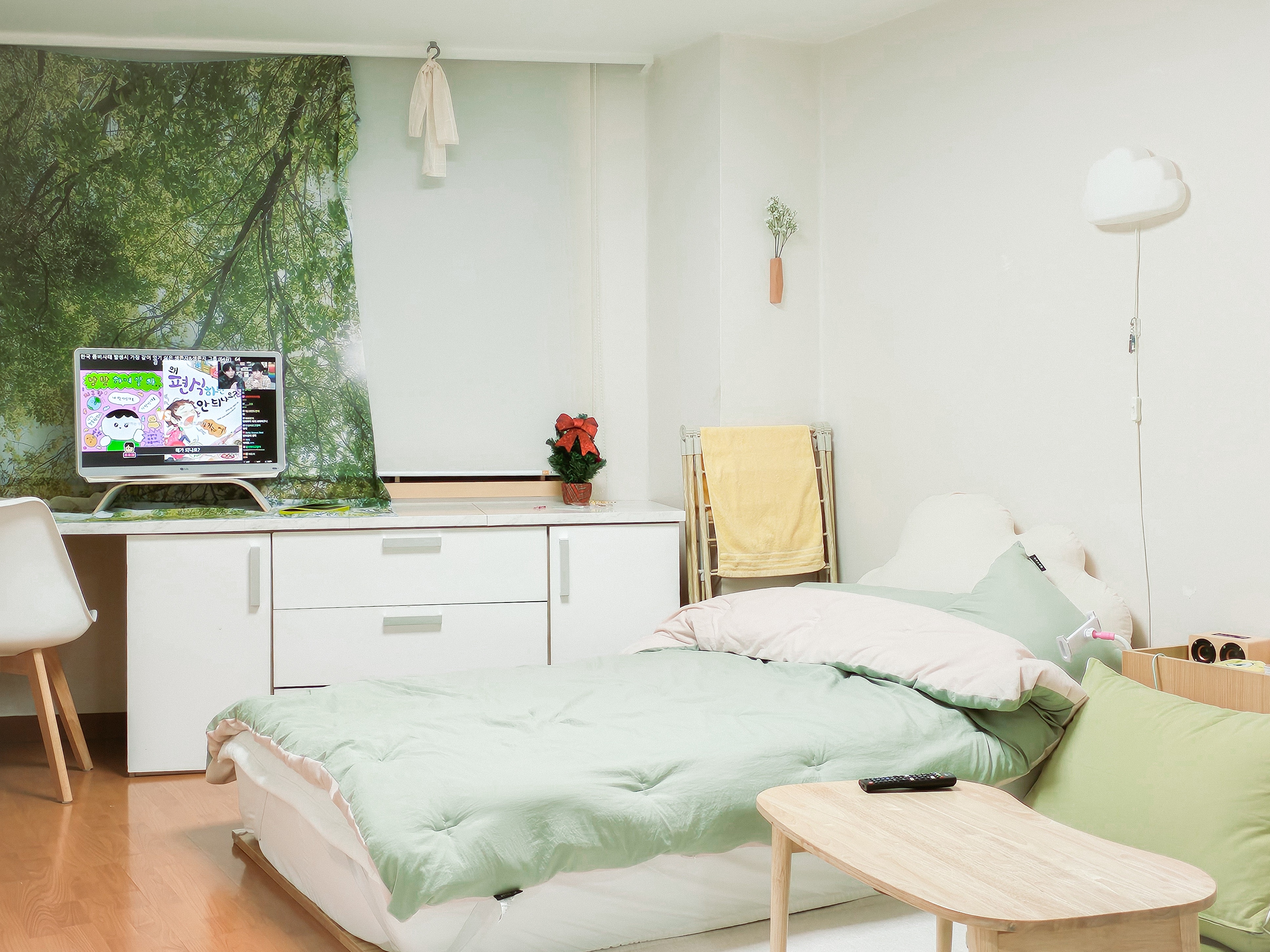 Low Bed Headboard with Concealed Shelf Storage user photo