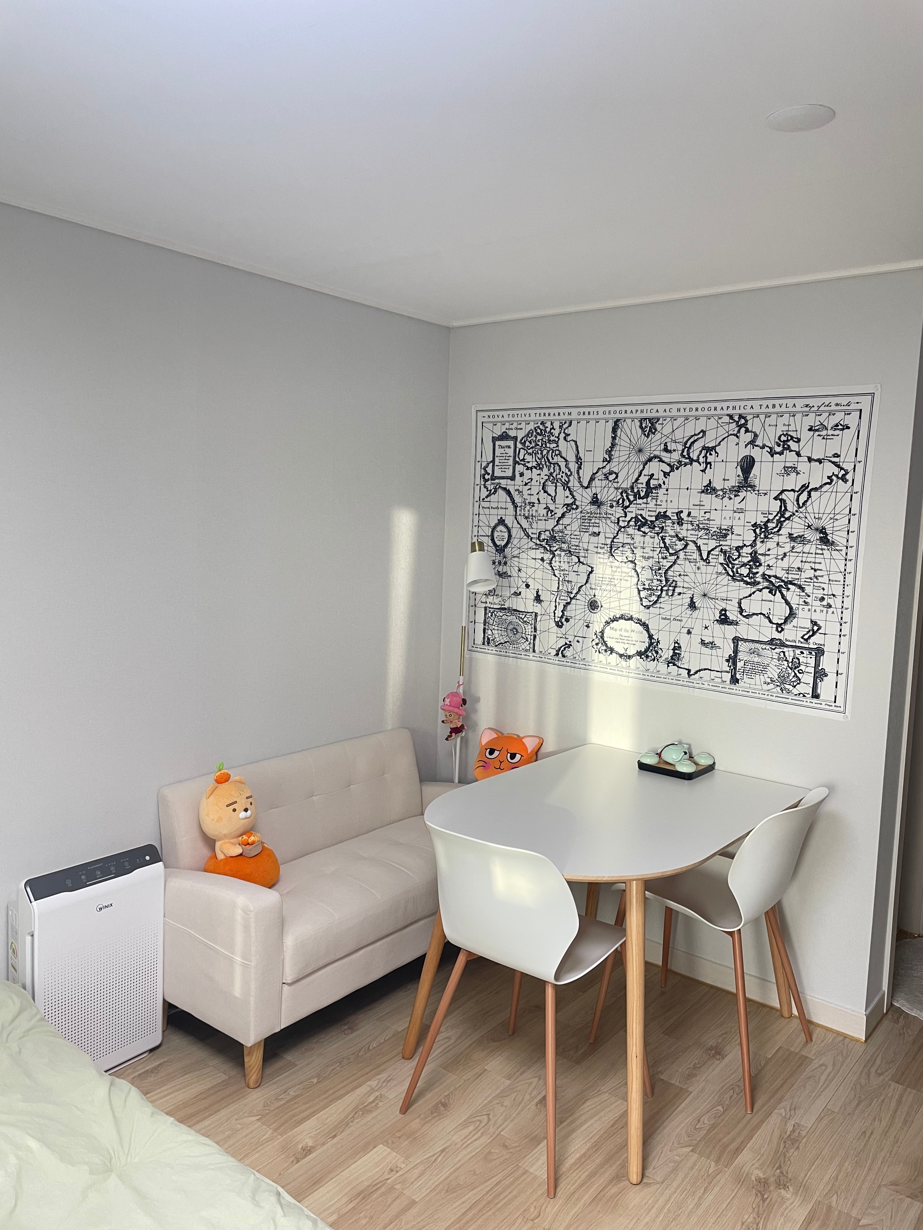 Half Oval Wooden Legs Dining Table user photo