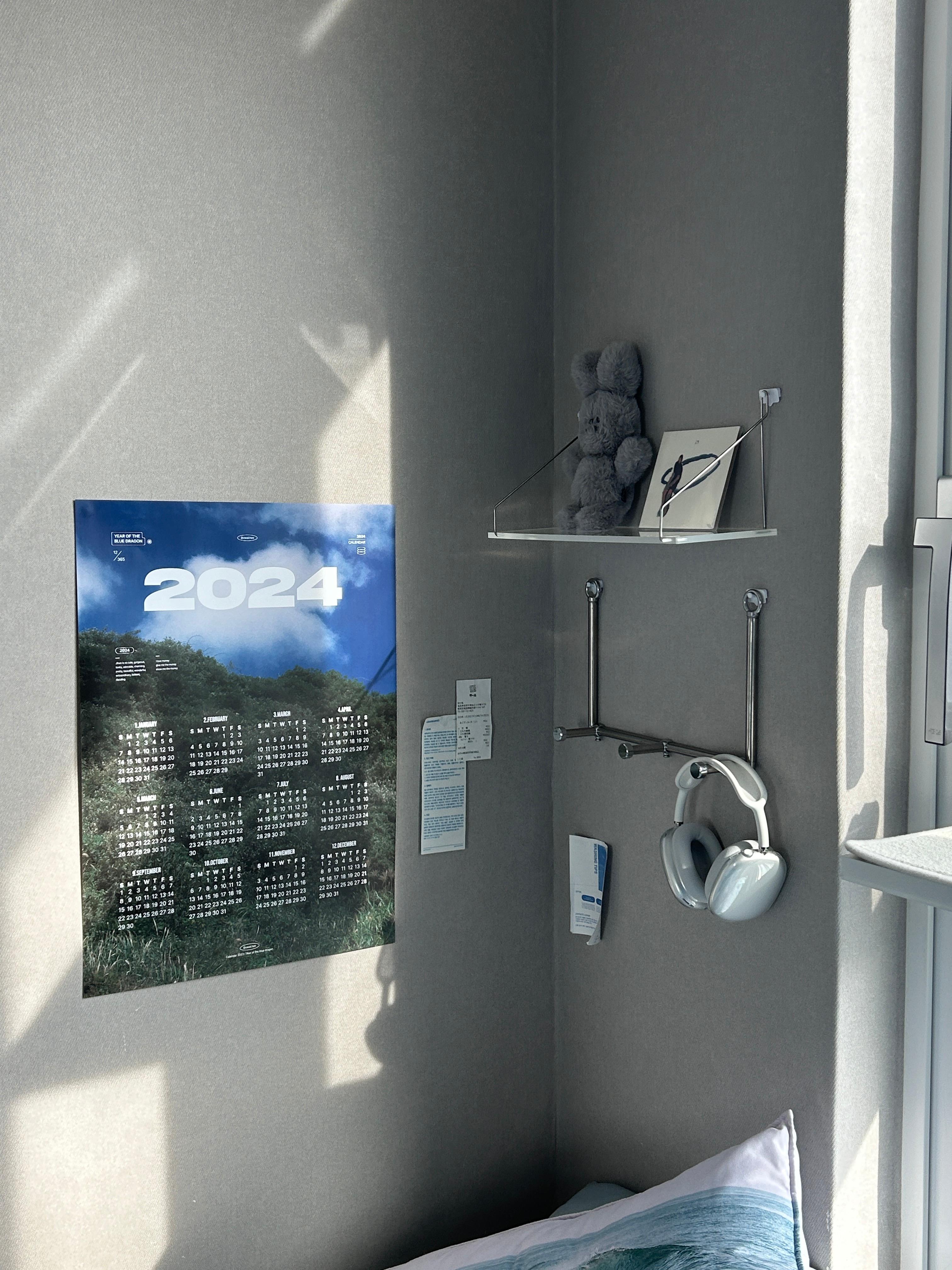 No-Drill Clear Acrylic Wall Shelf user photo