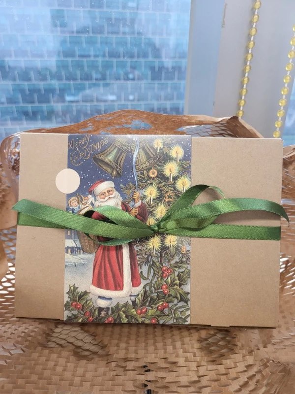 Santa & Tree Candle Holiday Gift Set user photo