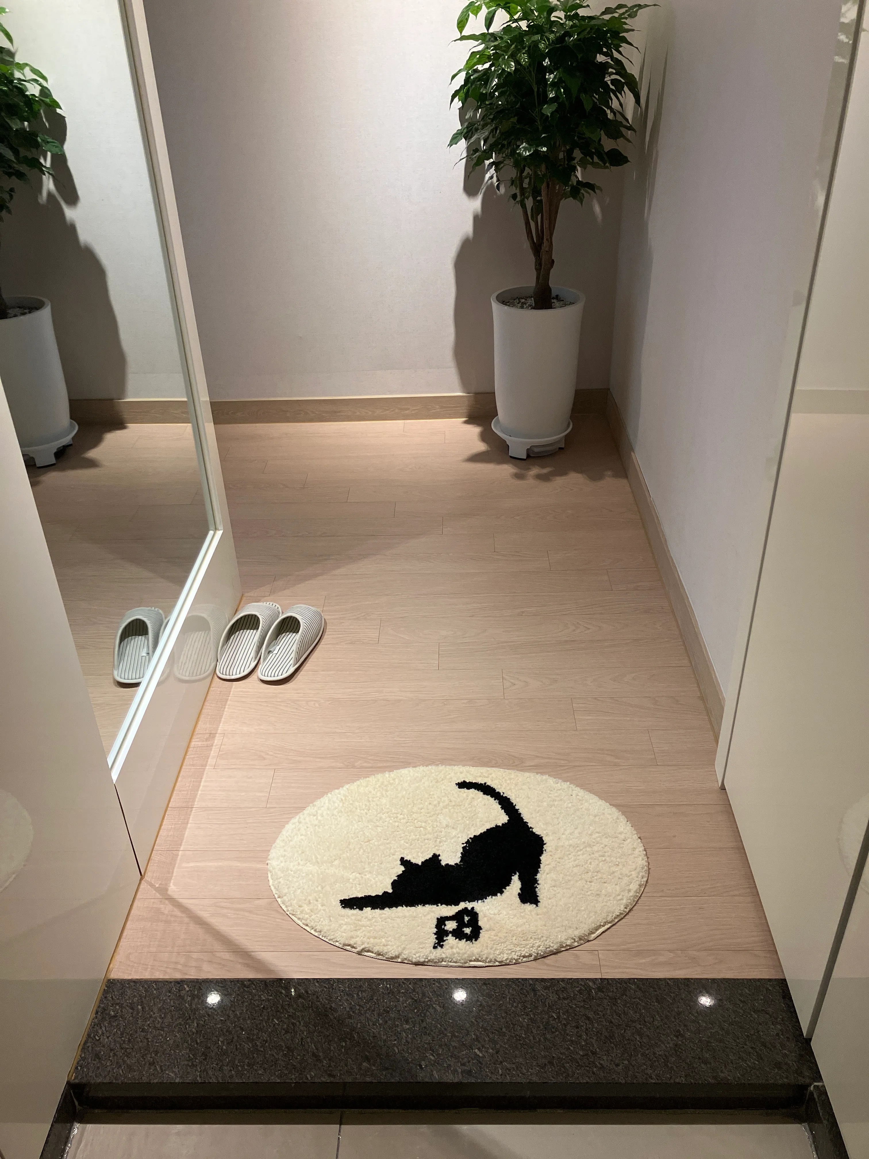 Elegant Cat Silhouette Accent Rug user photo