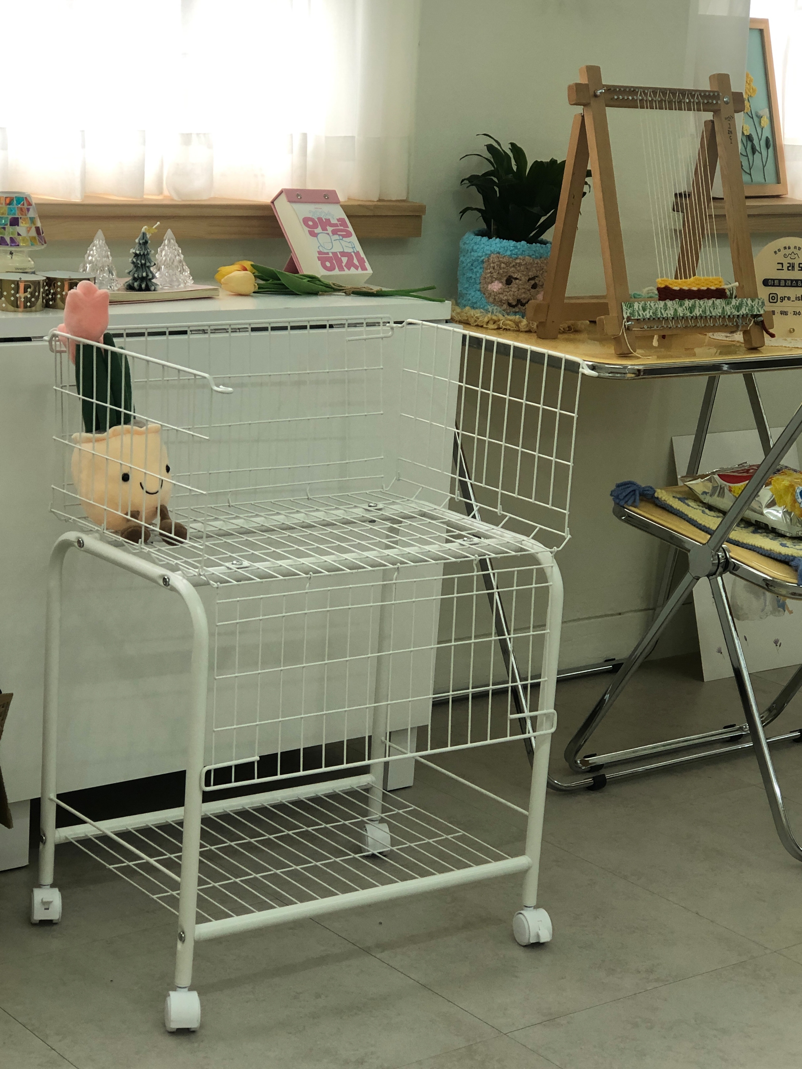 Minimal Rolling Wire Storage Cart user photo