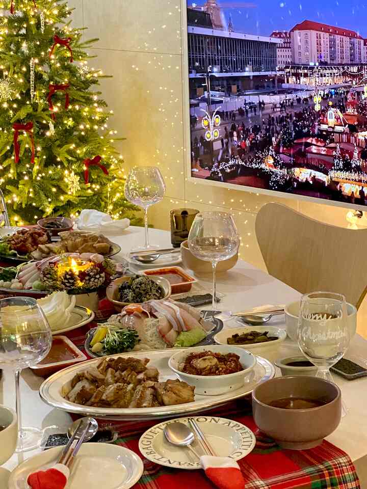 チンチンとあらかじめクリスマスパーティーしました🎄✨
年齢は食べてもいつもクリスマスに心からの私たち。



私たちの間では鉄にならないことを約束します。
本当に楽しく年末ちゃんと燃えました…


最初は一人の友人がワイン7本を持ってきた
飲むことができます..?やっては我が家にあるワインを加えて
2本も飲んで小脈まで飲んだという…笑


料理ができなくても、プレーティングとクリスマスの小道具で
十分に雰囲気を出すことができました。 


最近は防御鉄ですが、防御、煙突、そして陸
完璧な組み合わせをお勧めします！ここにソブルを添えてあげれば大きい～！



みんなで楽しい年末を過ごしてください💚❤️

＃暖かい冬の日＃クリスマステーブル＃冬の活気のあるヒント＃クリスマスプレンテリア＃クリスマス小道具＃クリスマスホームパーティー＃クリスマス＃クリスマススパティー＃コージータベリーニ＃christmas＃christmasdecor #christmastree防衛＃煙霧＃クリスマスツリー＃クリスマス装飾＃クリスマスケーキ＃クリスマス準備＃クリスマスパーティー準備＃ホームパーティー料理＃ホームパーティー用品＃オーハウスシーズン9＃今日からクリスマス