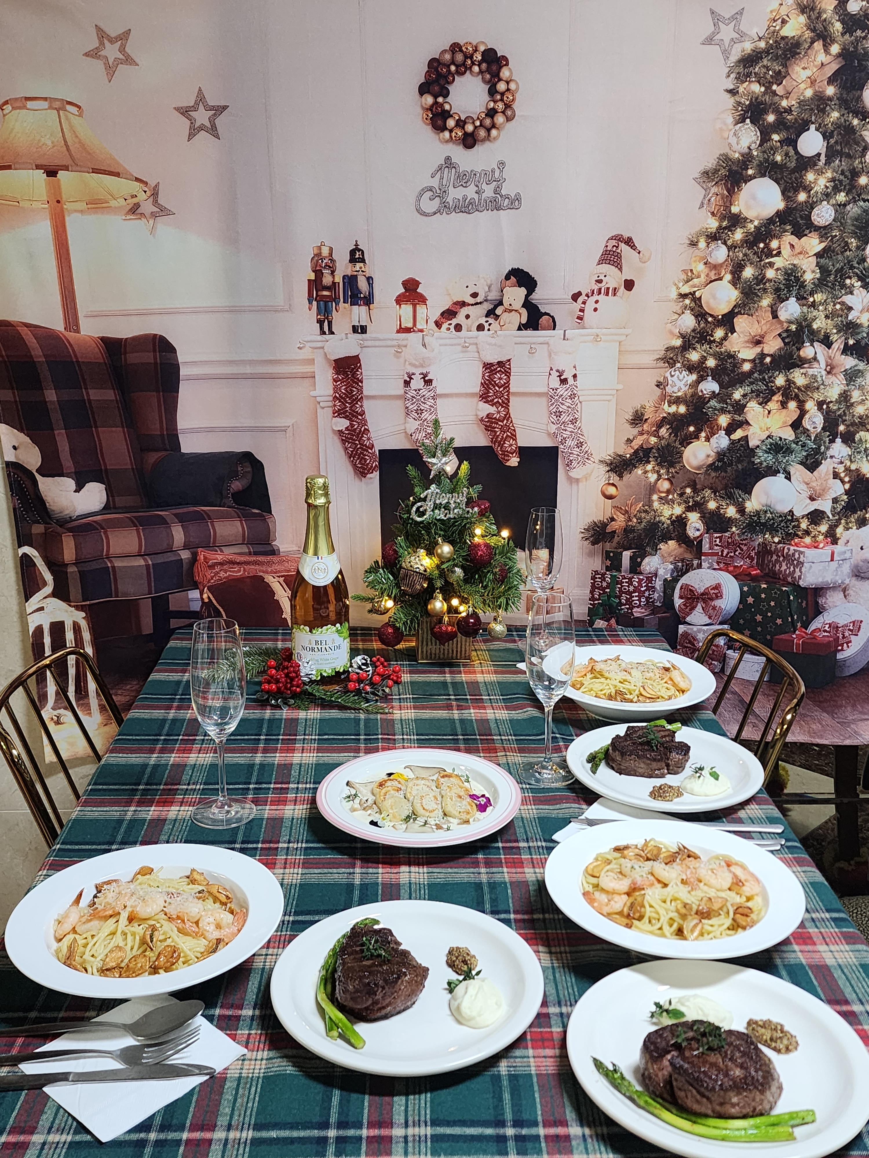 Coucou Retro Charm Dinner Plate - 9