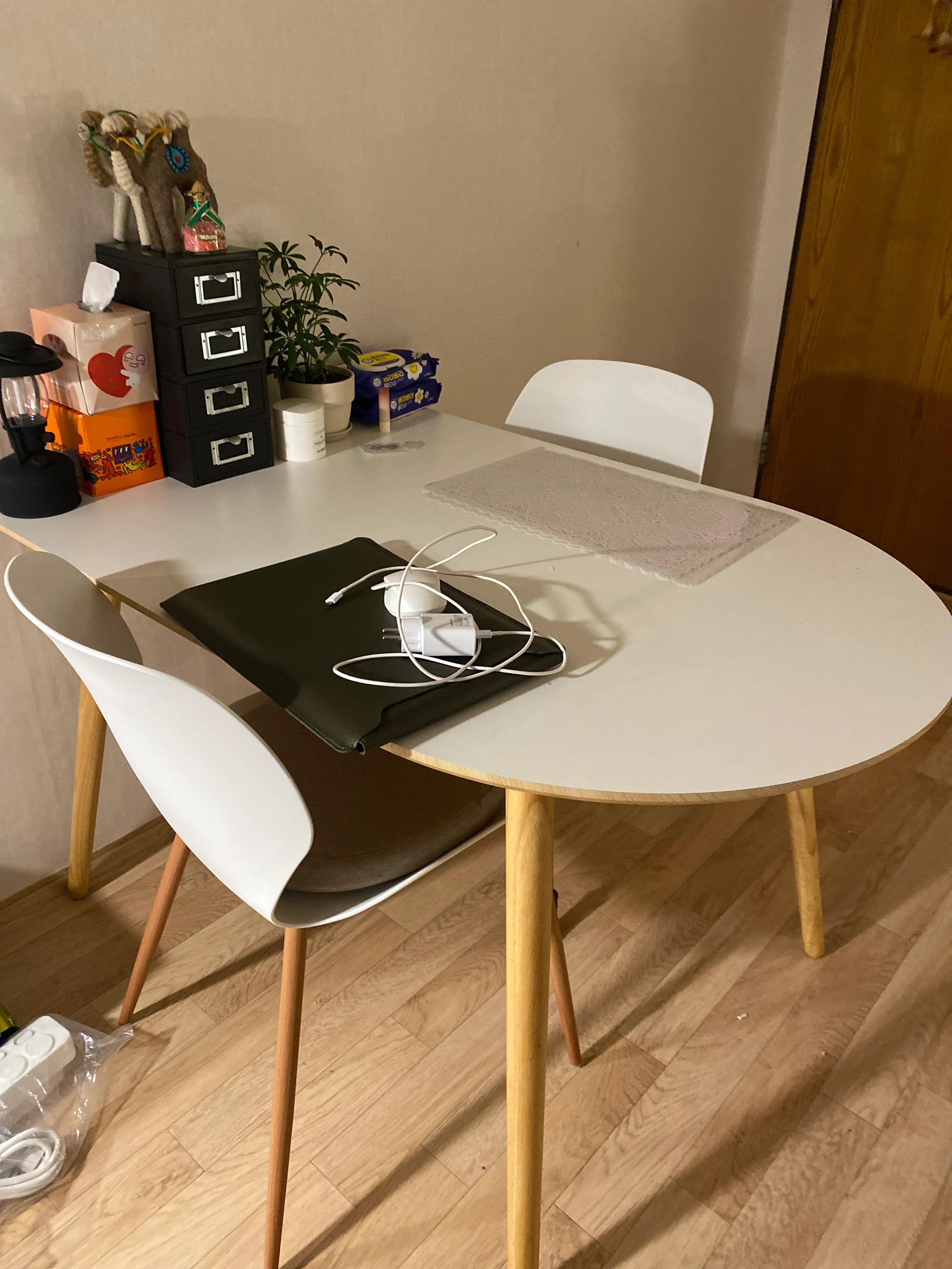Half Oval Wooden Legs Dining Table user photo