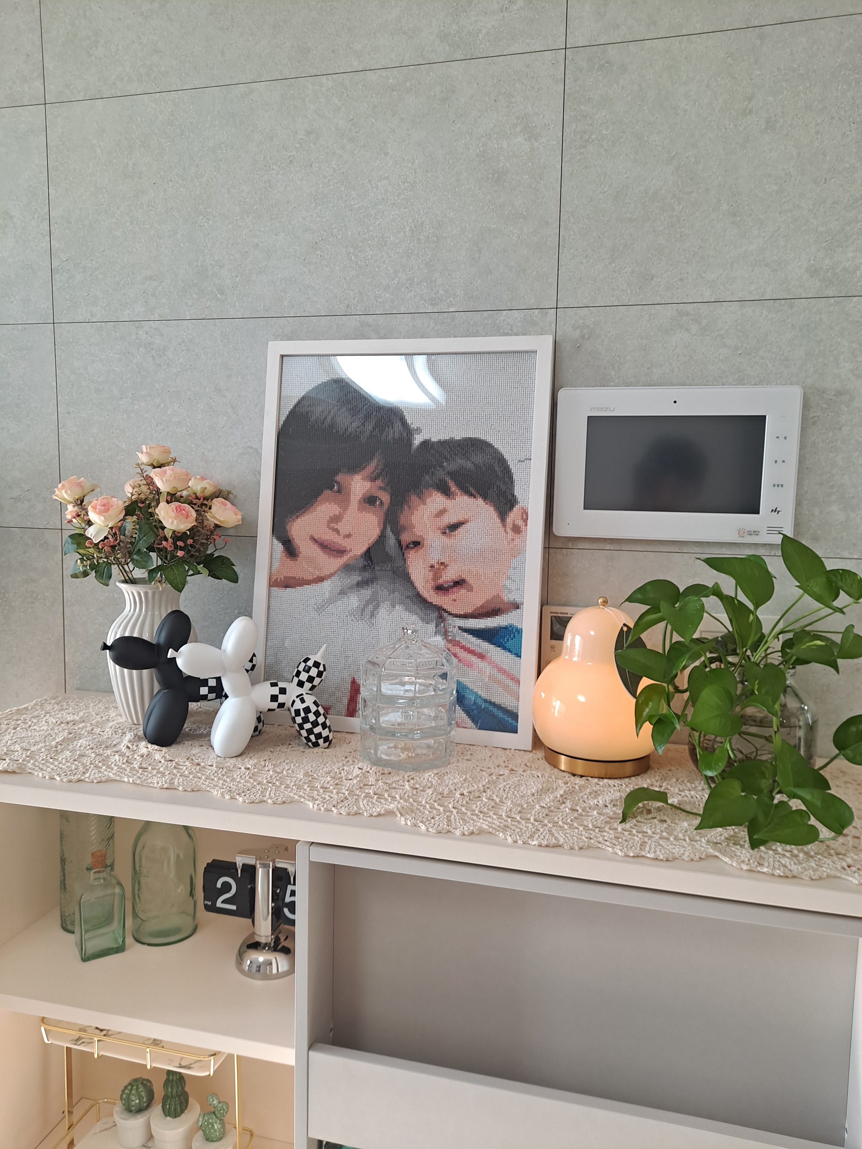 Premium Milk Brew Round Pleated Ceramic Vase user photo