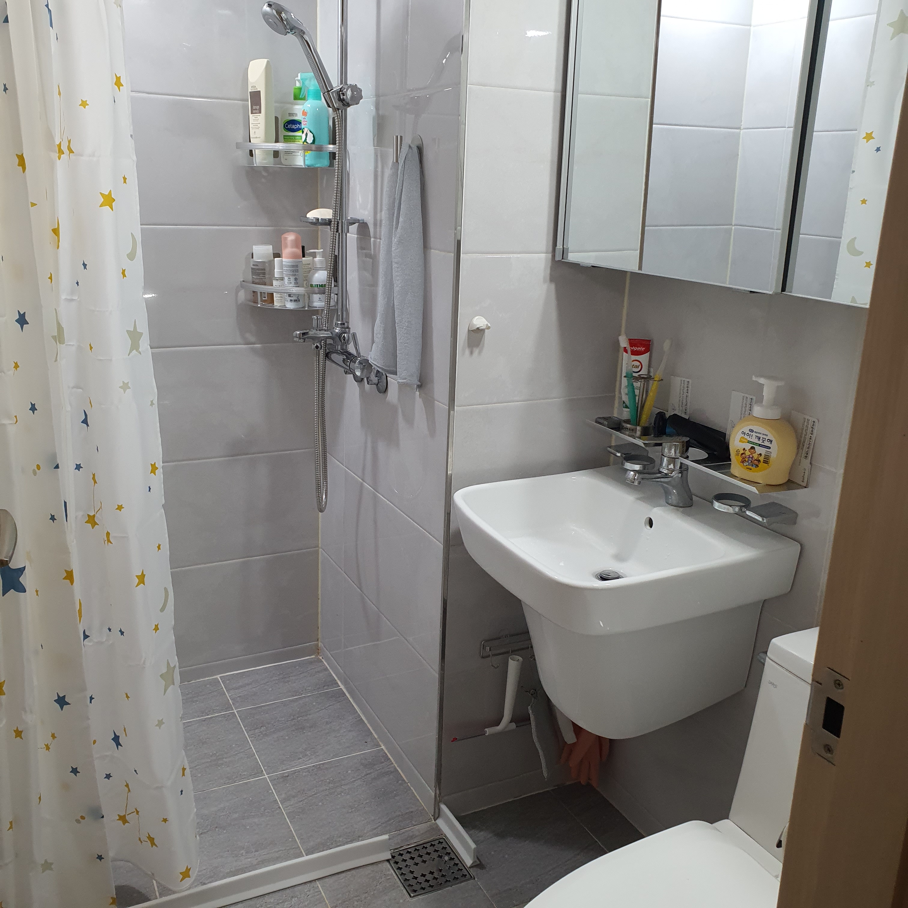304 Stainless Steel Adhesive T-Shaped Wall Hook user photo