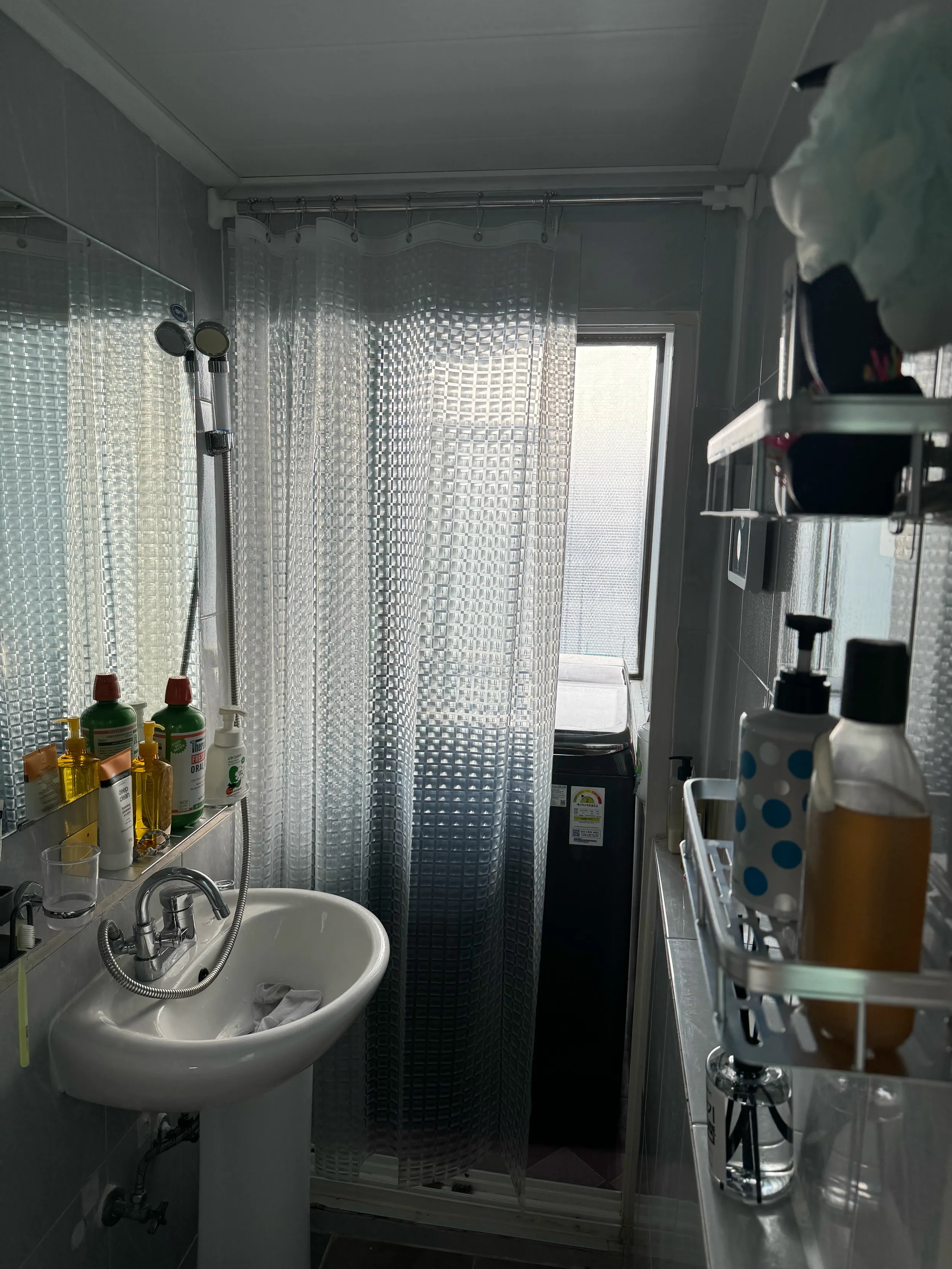 Screw-Lock No-Drill Bathroom Shelf user photo