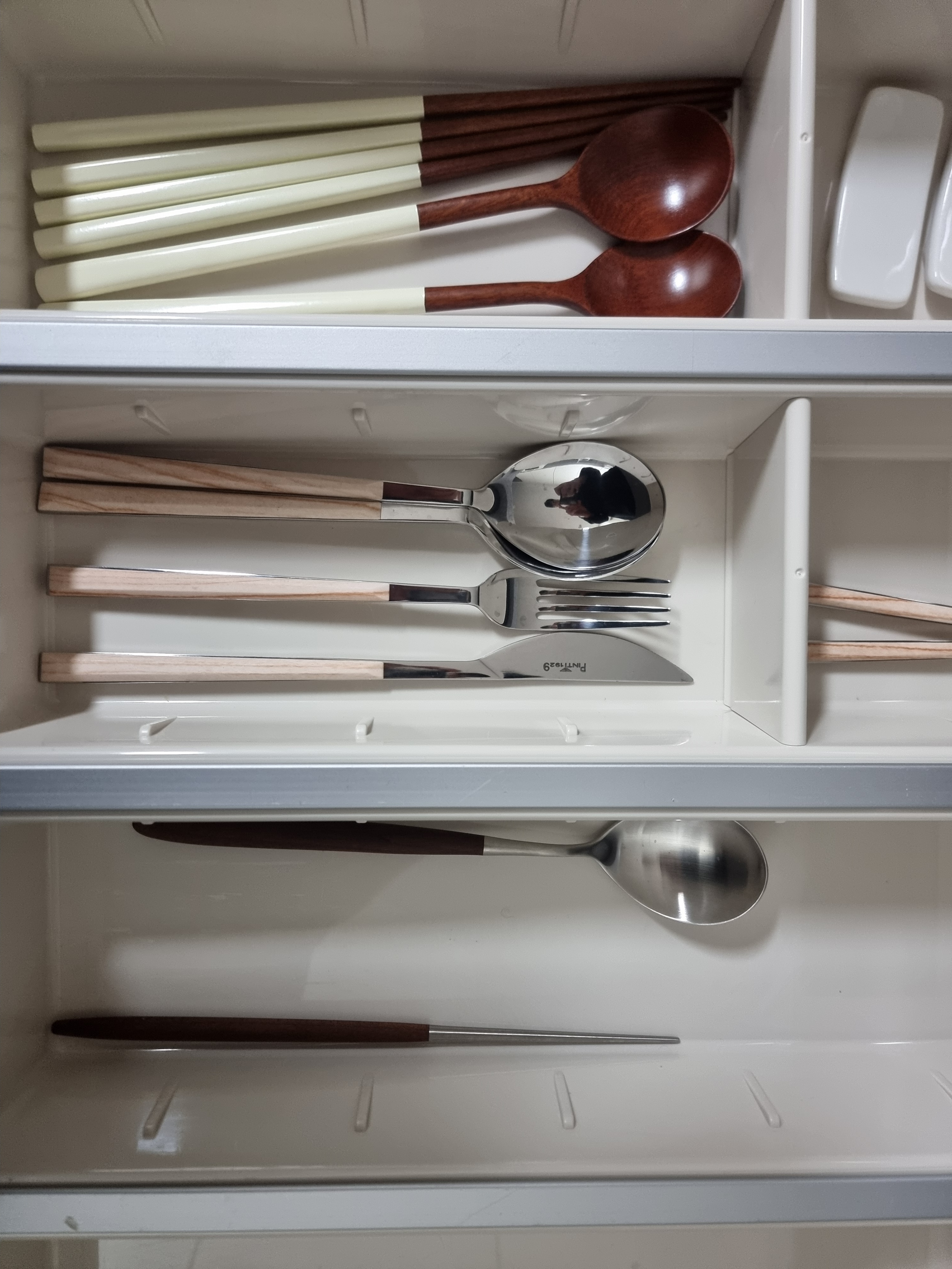 Maple Wood Handle Stainless Steel Cutlery Set (10-Piece) user photo