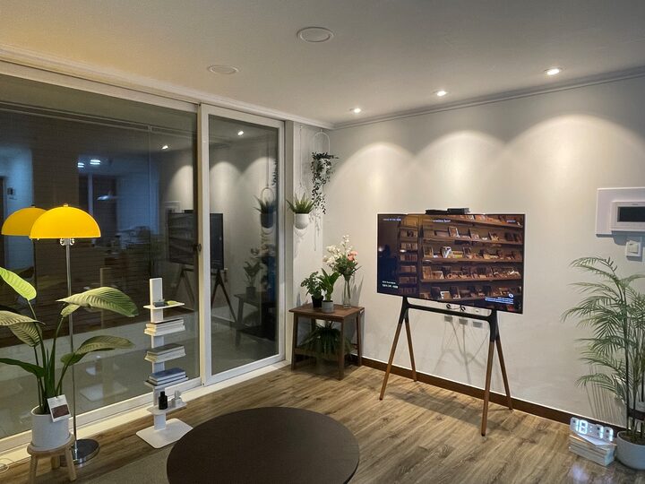 short form carousel card thumbnail