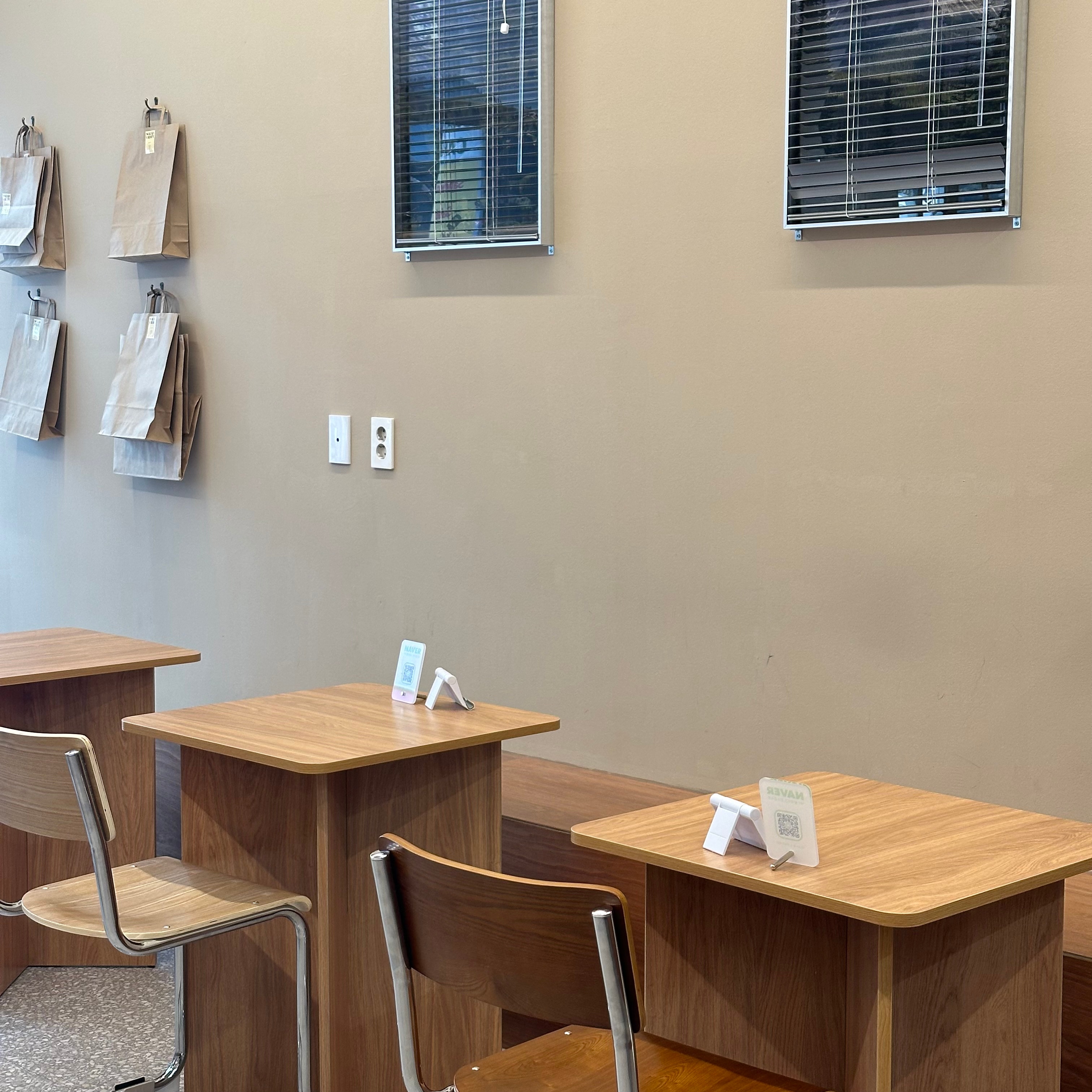 Minimal Square Dining Table user photo