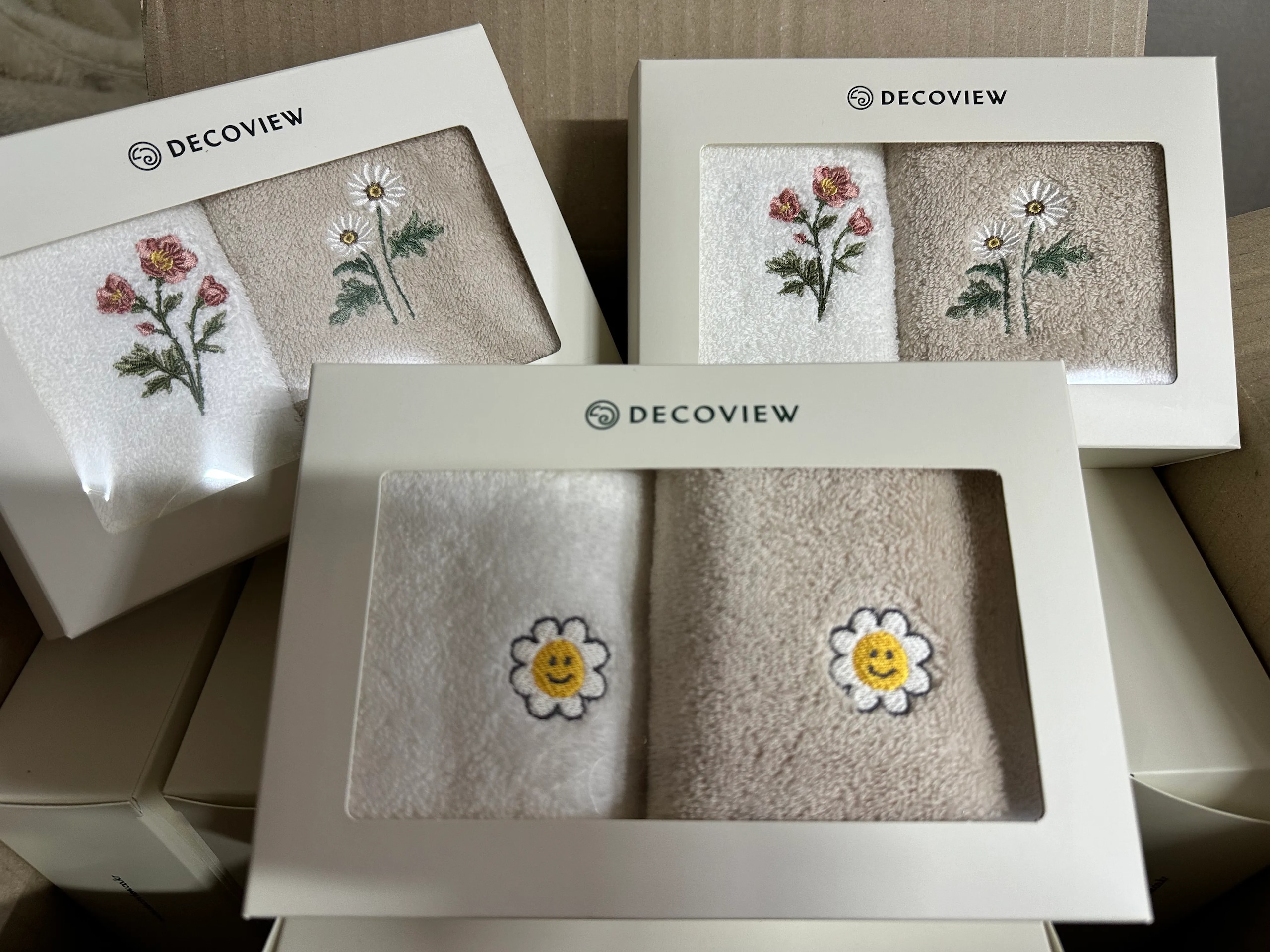 Daisy Embroidered Kitchen Towel Set (2-Pack) user photo