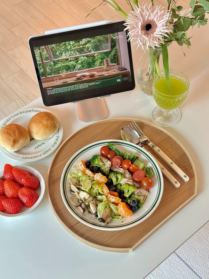 short form carousel card thumbnail