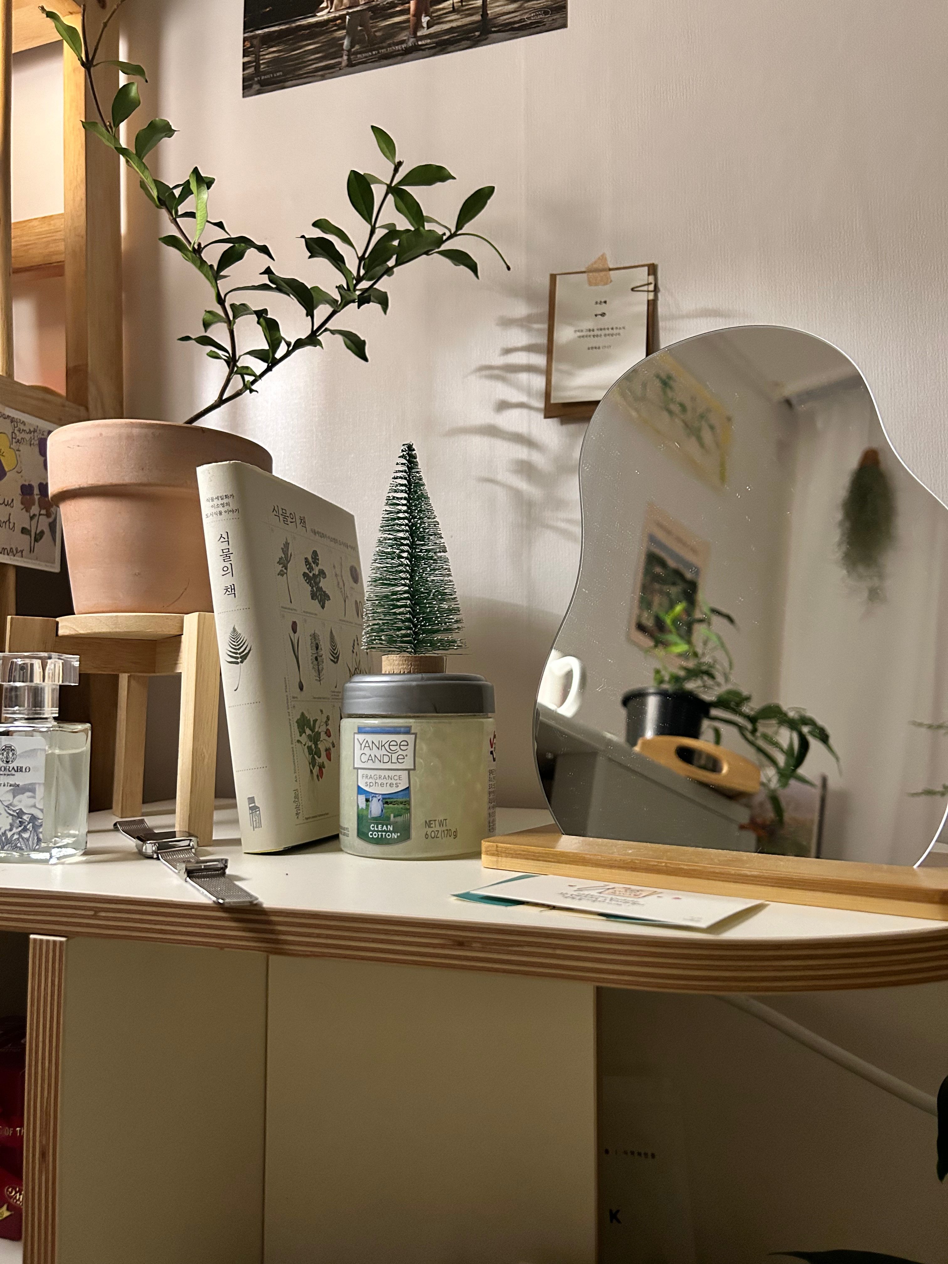 Round Shelf Side Table user photo