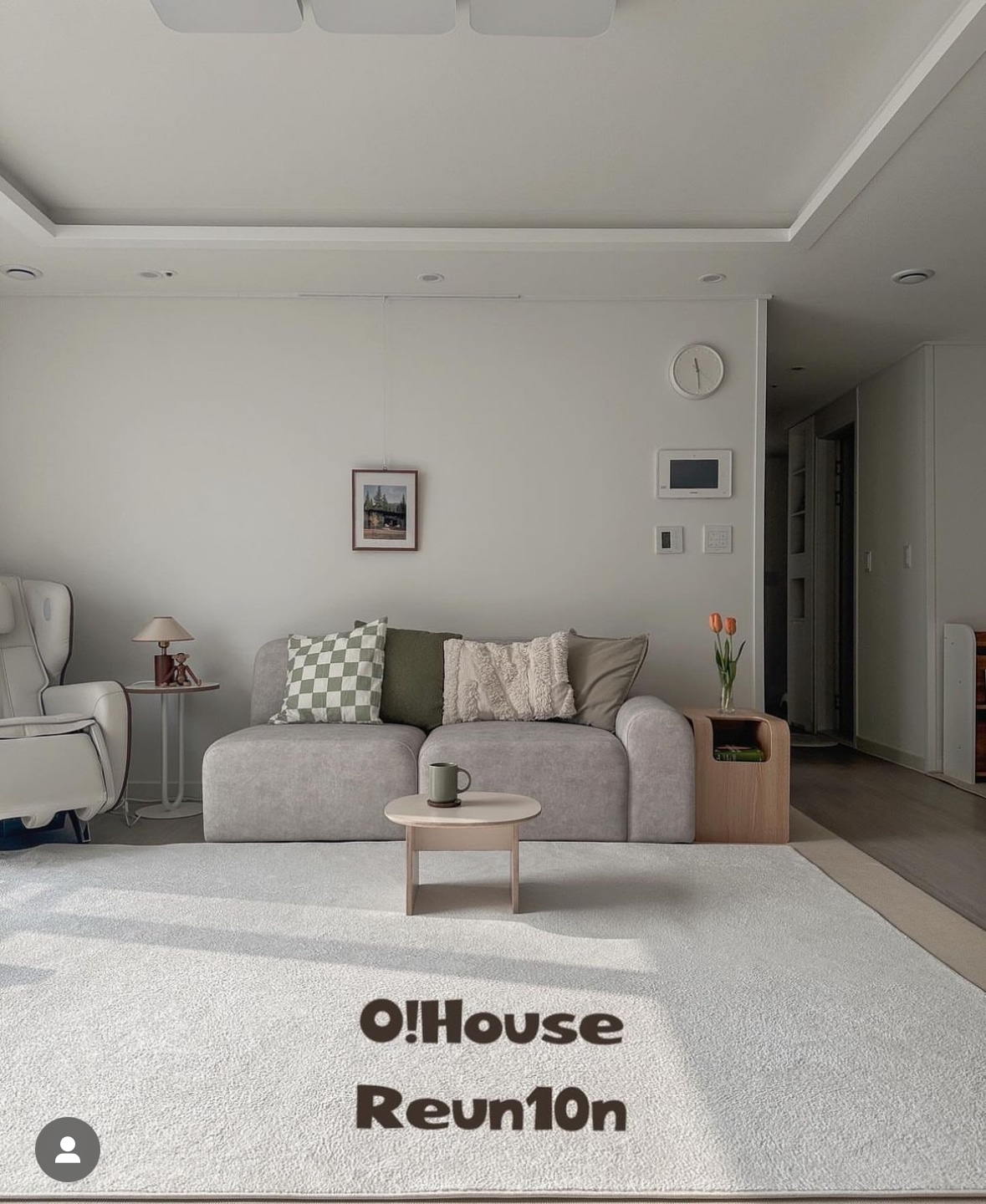 Multi-Use Curved Side Table user photo