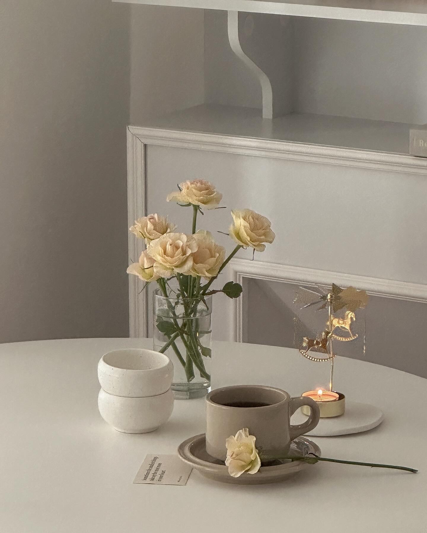 Glossy Ceramic Cup & Saucer Set user photo