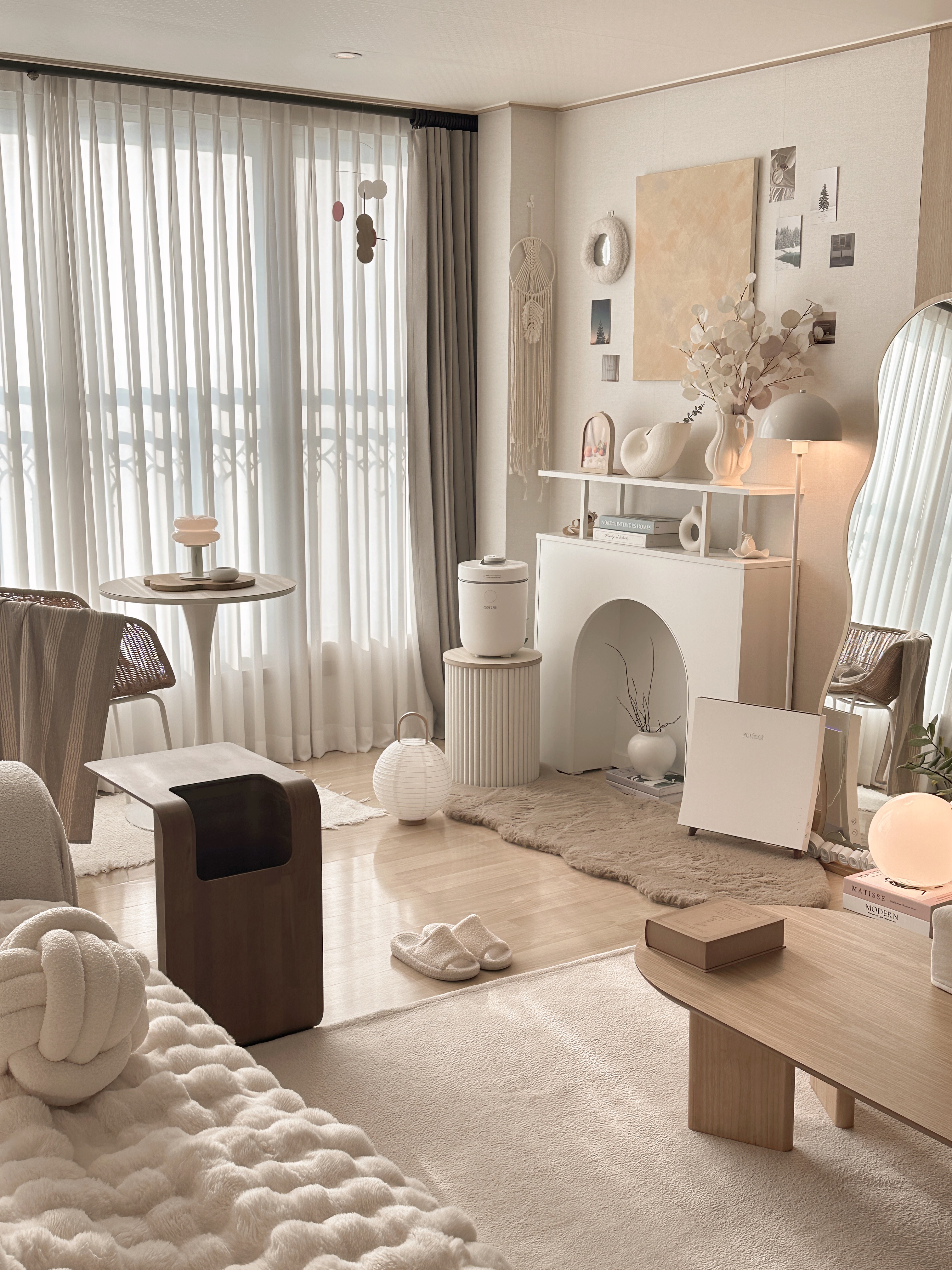 Multi-Use Curved Side Table user photo