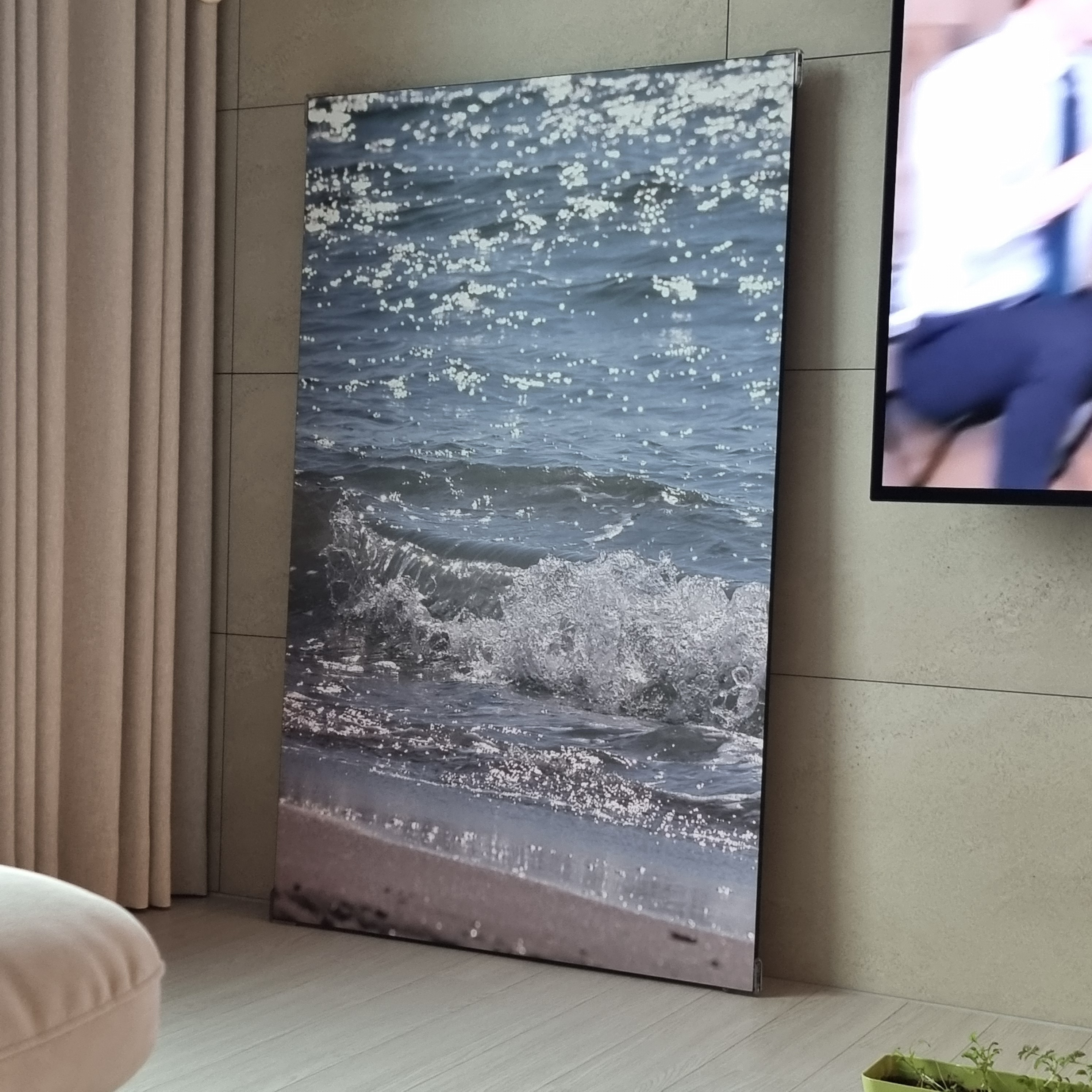 Ocean Wave Foldable Floor Coffee Table user photo