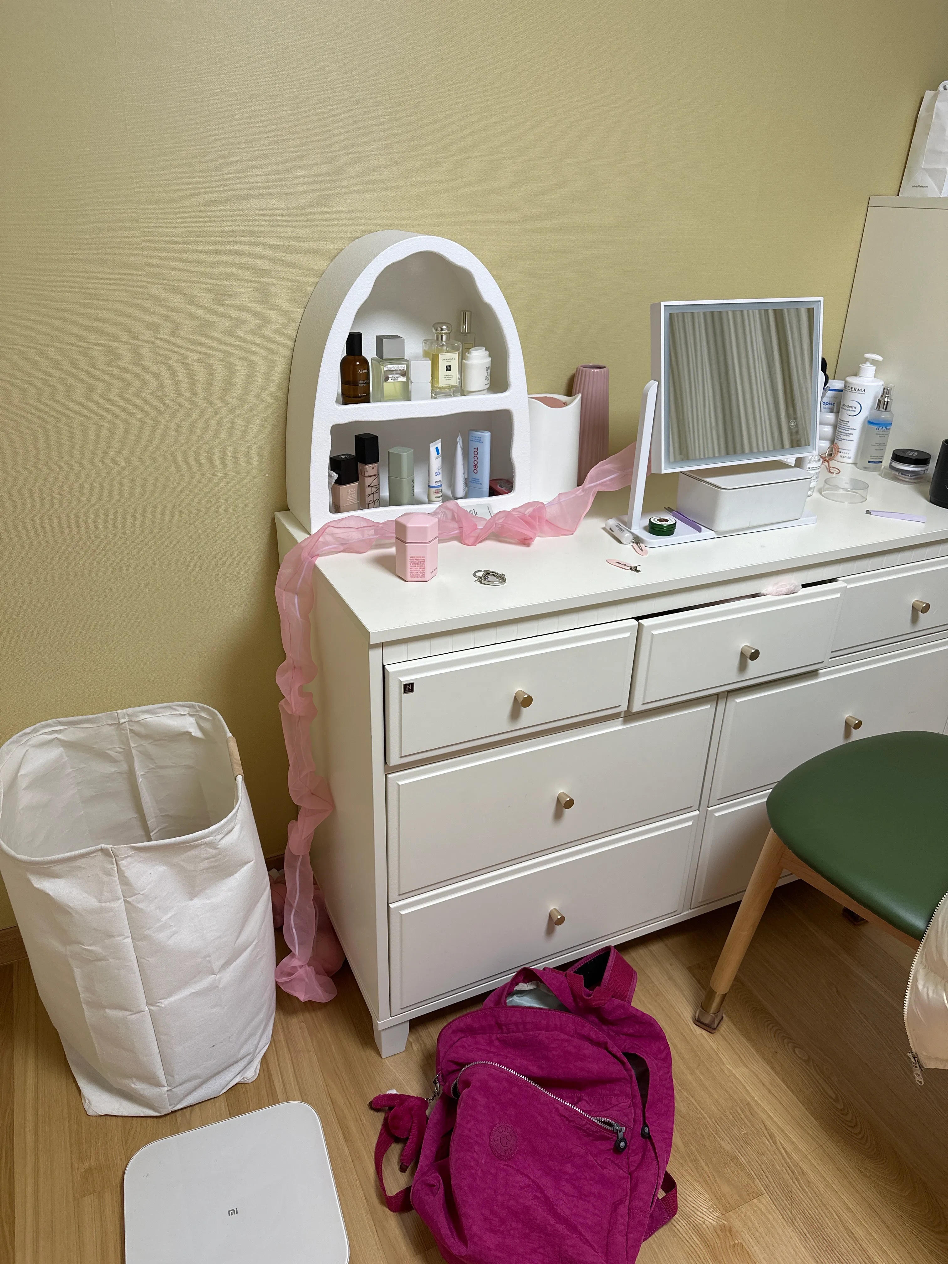 Two-Tier Arched Display Shelf user photo