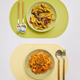 23.08.23
썬드라이토마토바질푸실리&새우토마토푸실리
방울토마토를 반으로 자르고 에어프라이어로 4-50분 정도 돌려서
썬드라이 토마토를 만들어놨었는데요😃
파스타에 넣어서 요리하니 상큼하니 좋네요👍
#집밥 #썬드라이토마토 #바질 #푸실리 #토마토 #새우 #푸실리 #썬드라이토마토바질파스타 #새우토마토파스타 #homemade #homemadefood #sundrytomato #fusilli
