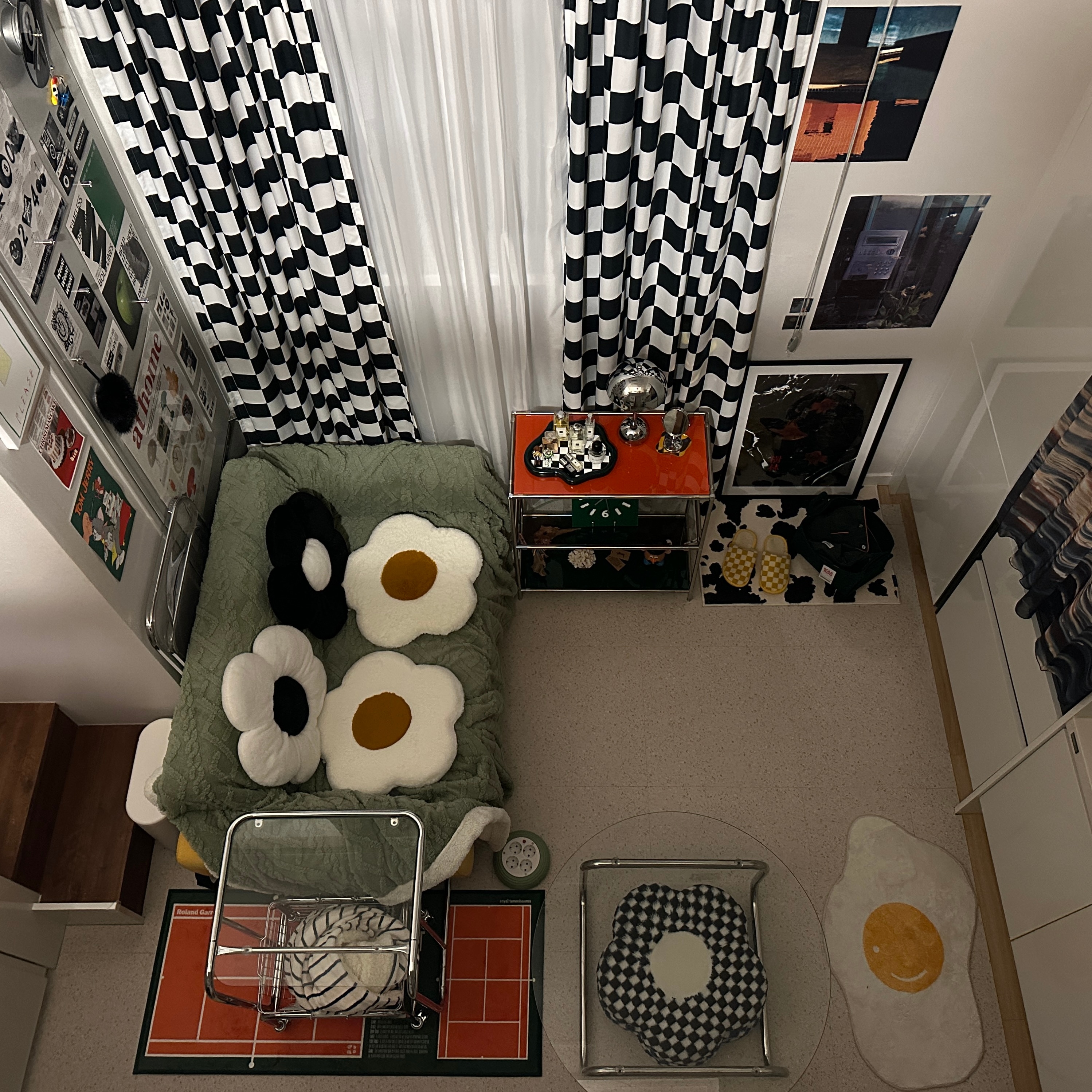 Glass C-Frame Side Table user photo