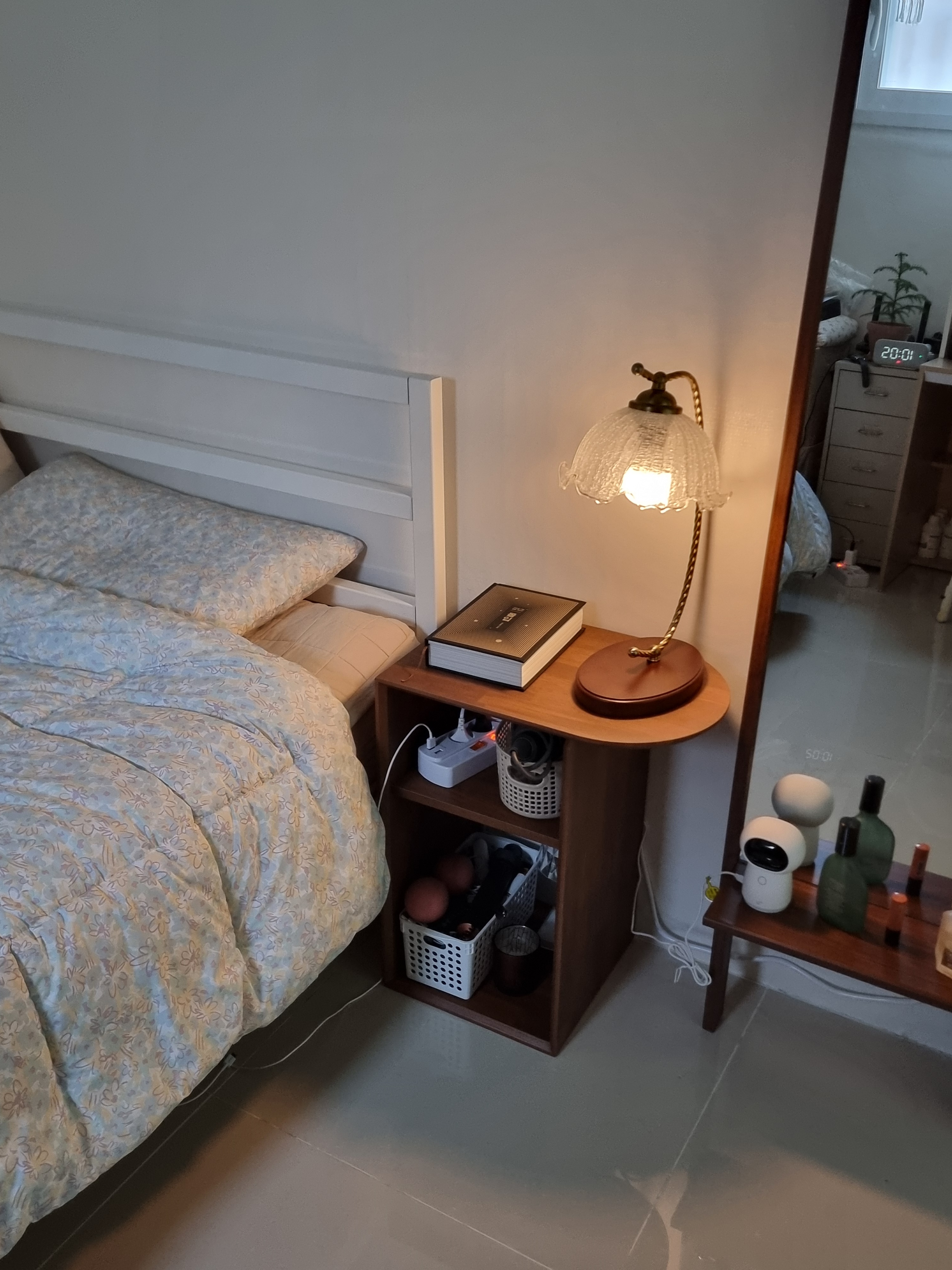Convertible Side Table & Shelf user photo