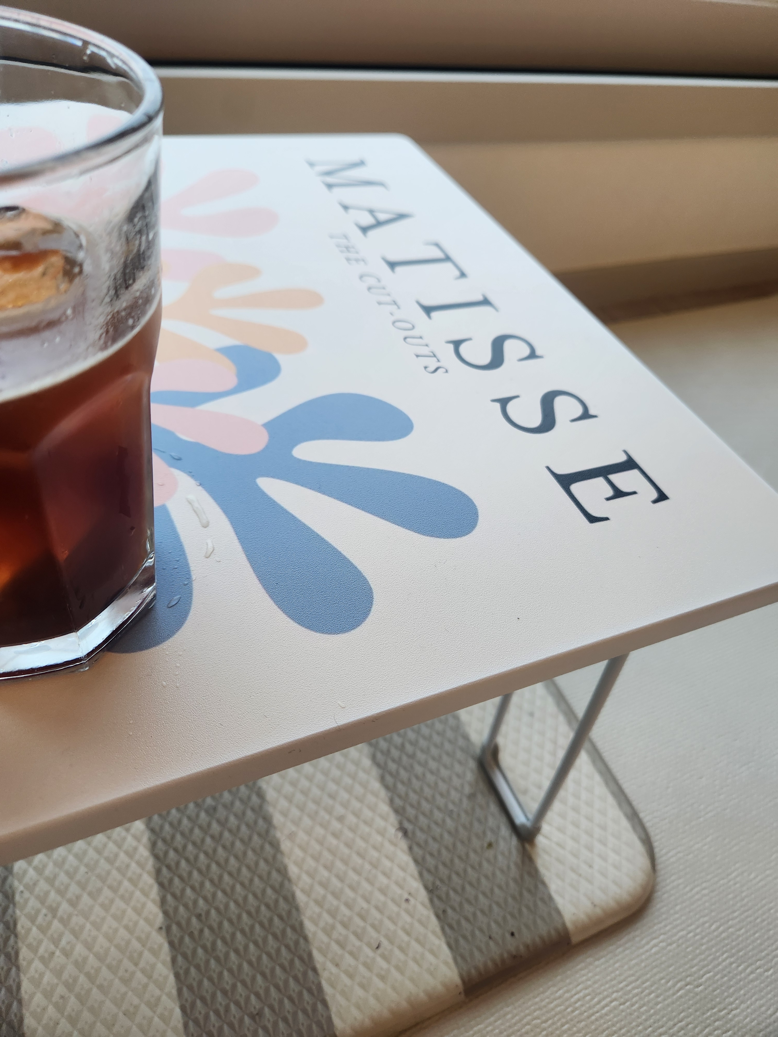 Foldable Henri Matisse Frame Table user photo
